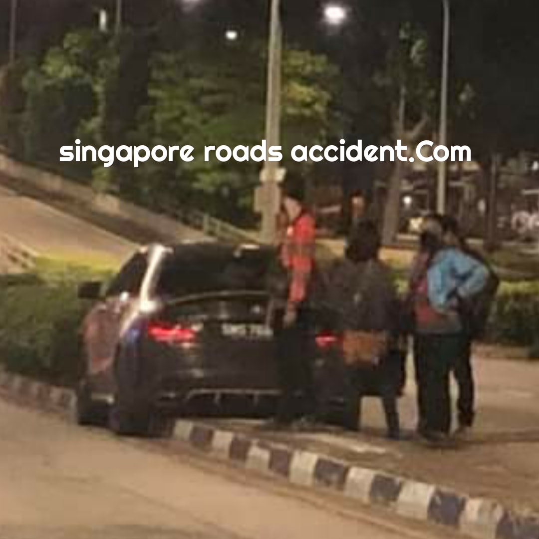 Cheong Until Mounted Curb At Upper Singapore Roads Accident Com新加坡公路意外网页 Facebook