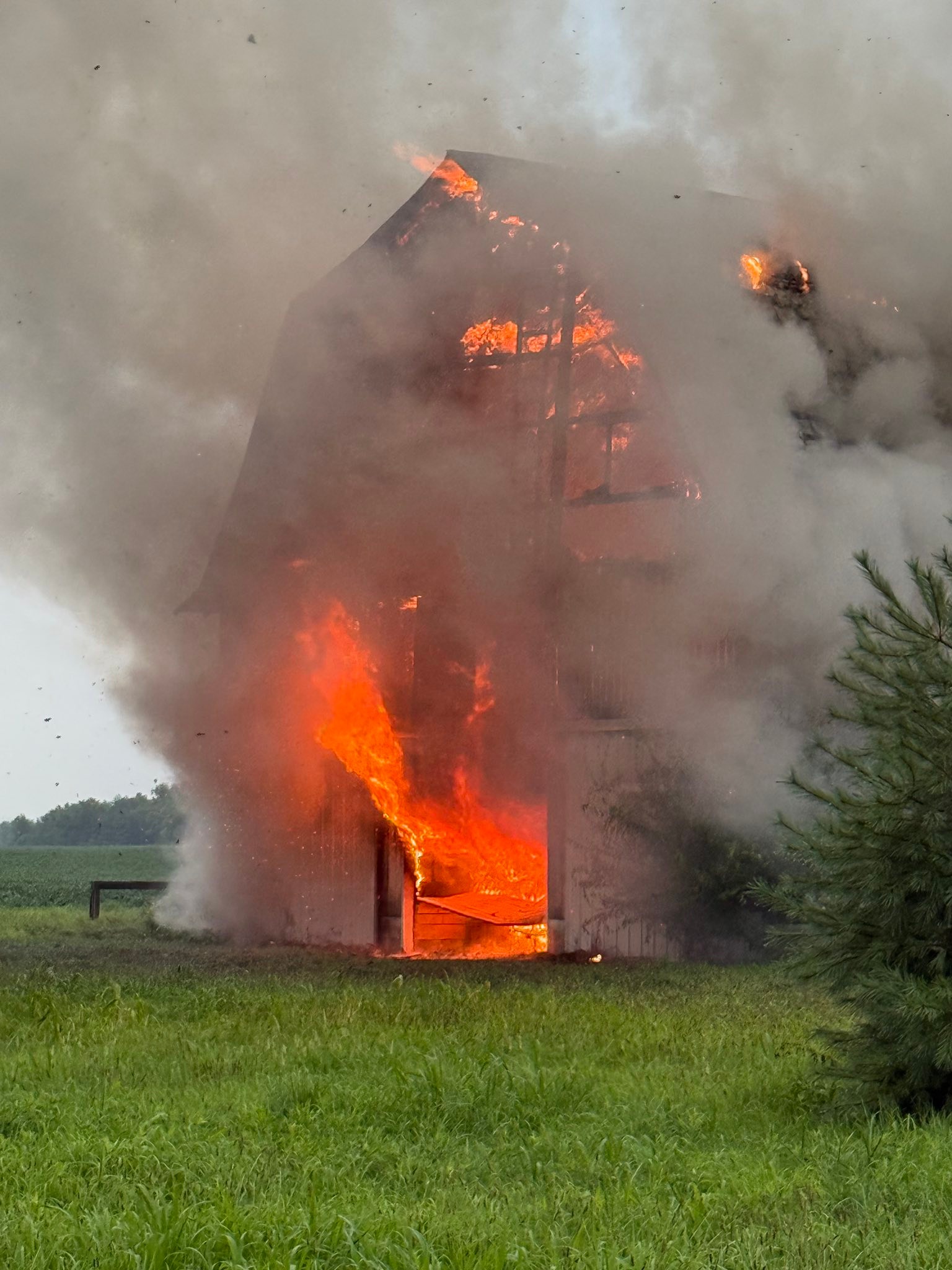 🚨 Structure Fire 🚨 Hope... - Hope Volunteer Fire Department | Facebook