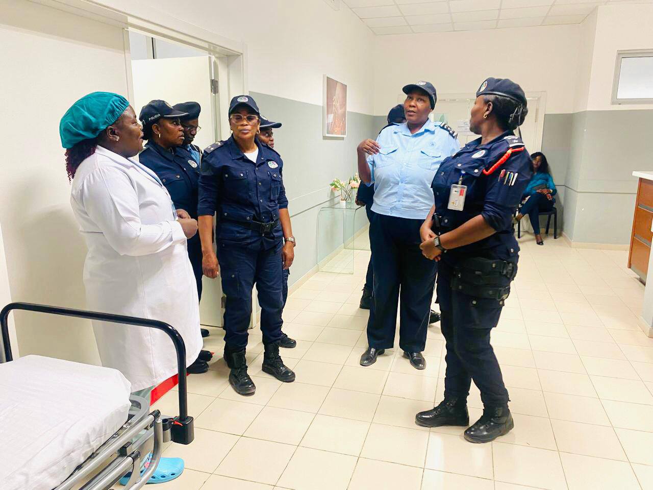 REMPA SOLIDARIZA-SE COM... - Polícia Nacional de Angola | Facebook