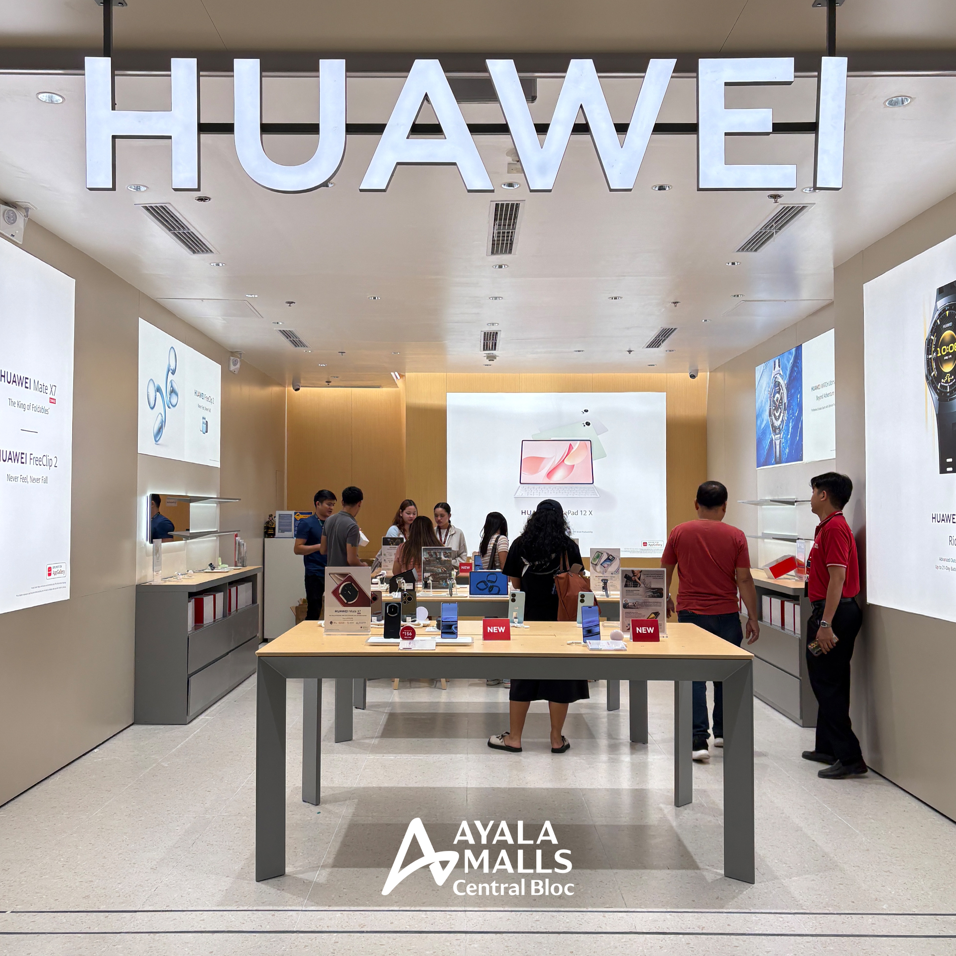 Something new just dropped at Ayala Malls Central Bloc. ? Huawei 