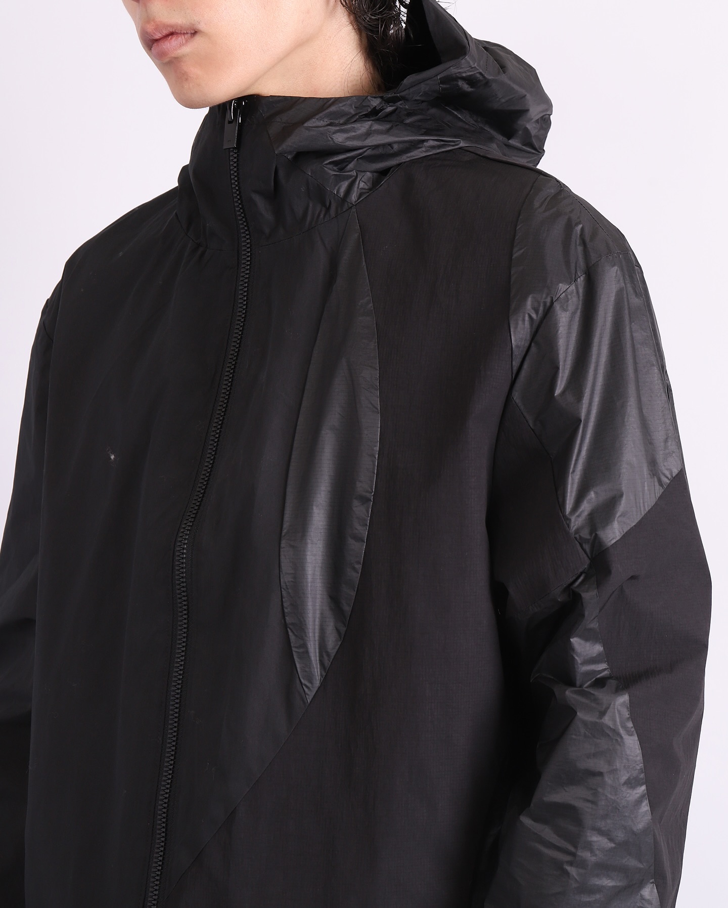 Heliot Emil 25FW now available. Featuring knits, cashmere hoodie 
