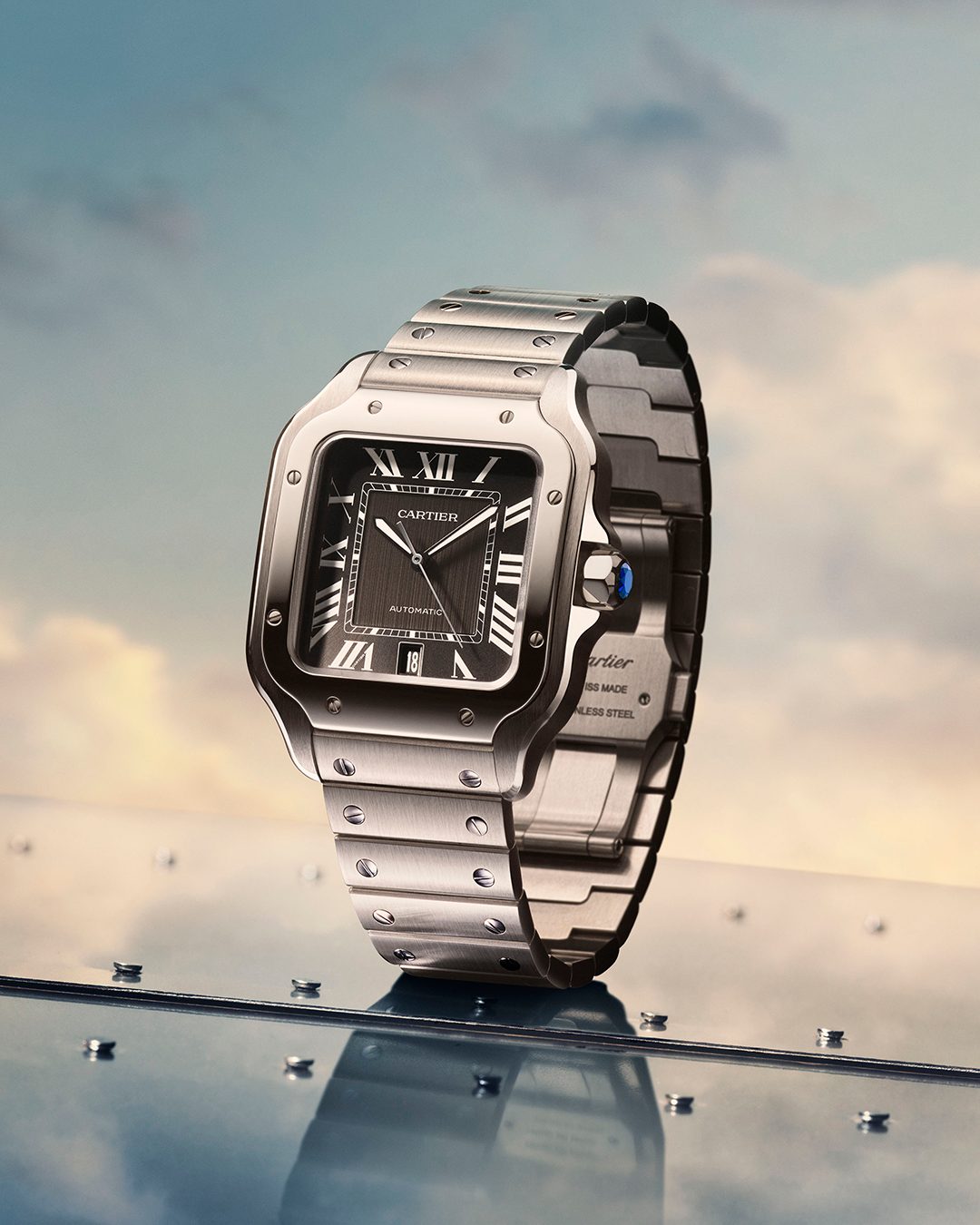 Measuring 47.2 x 38.7 mm, the large Cartier Roadster presents a
