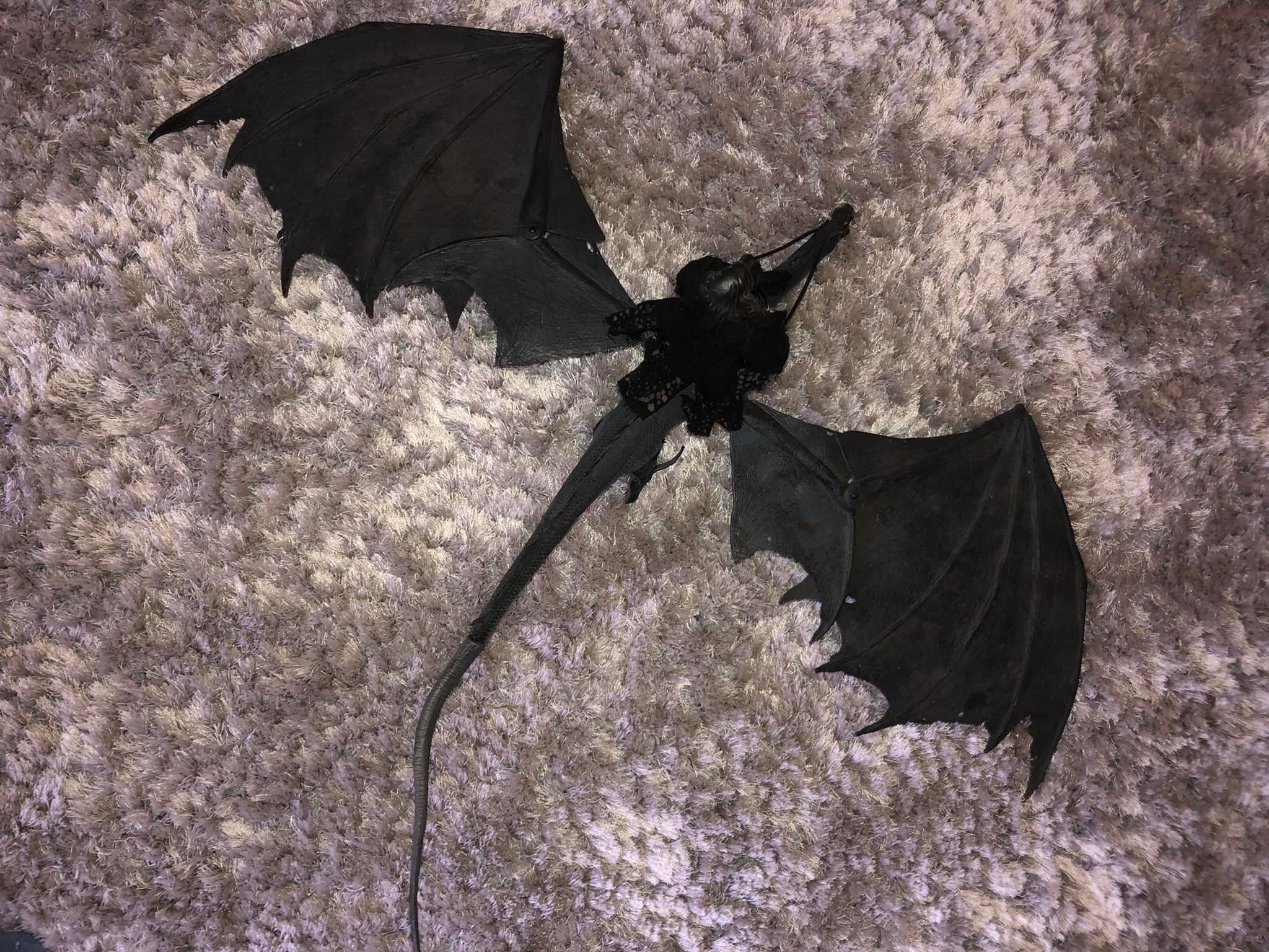 Deluxe Poseable Fell Beast with Ringwraith Rider Toy from Toy Biz