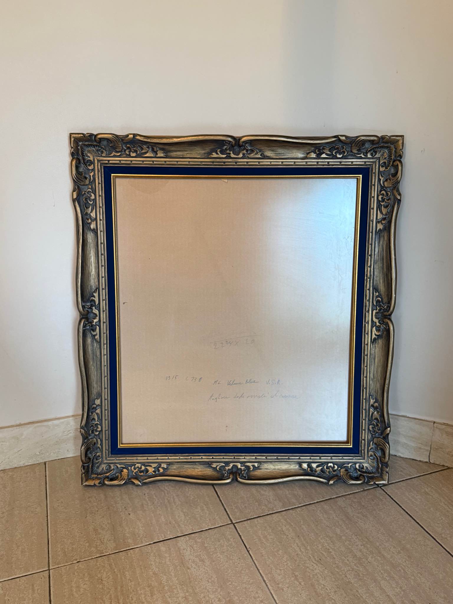Set of 3 Vintage Gold Framed Picture Frames / Ensemble de 3 cadres ...