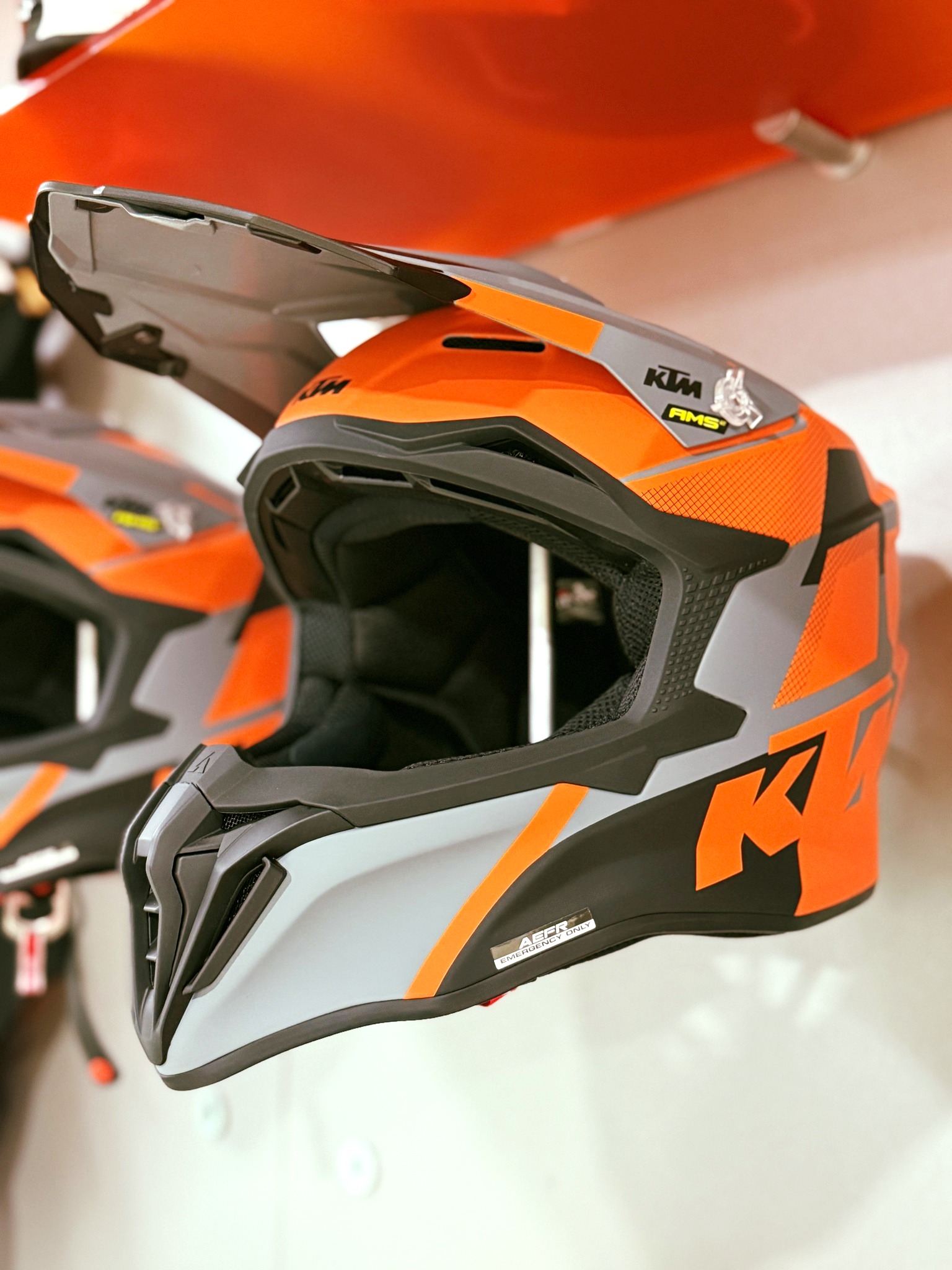 🩶🧡 KTM x AIROH 🧡🩶 KTM & Airoh Helmets have teamed up for this