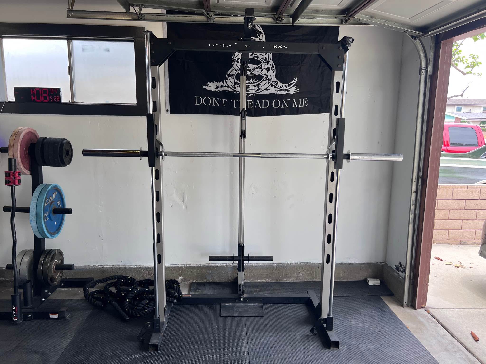Gold’s Gym XR-38 Smith Machine With Lat Pulldown and Low Row *Read ...