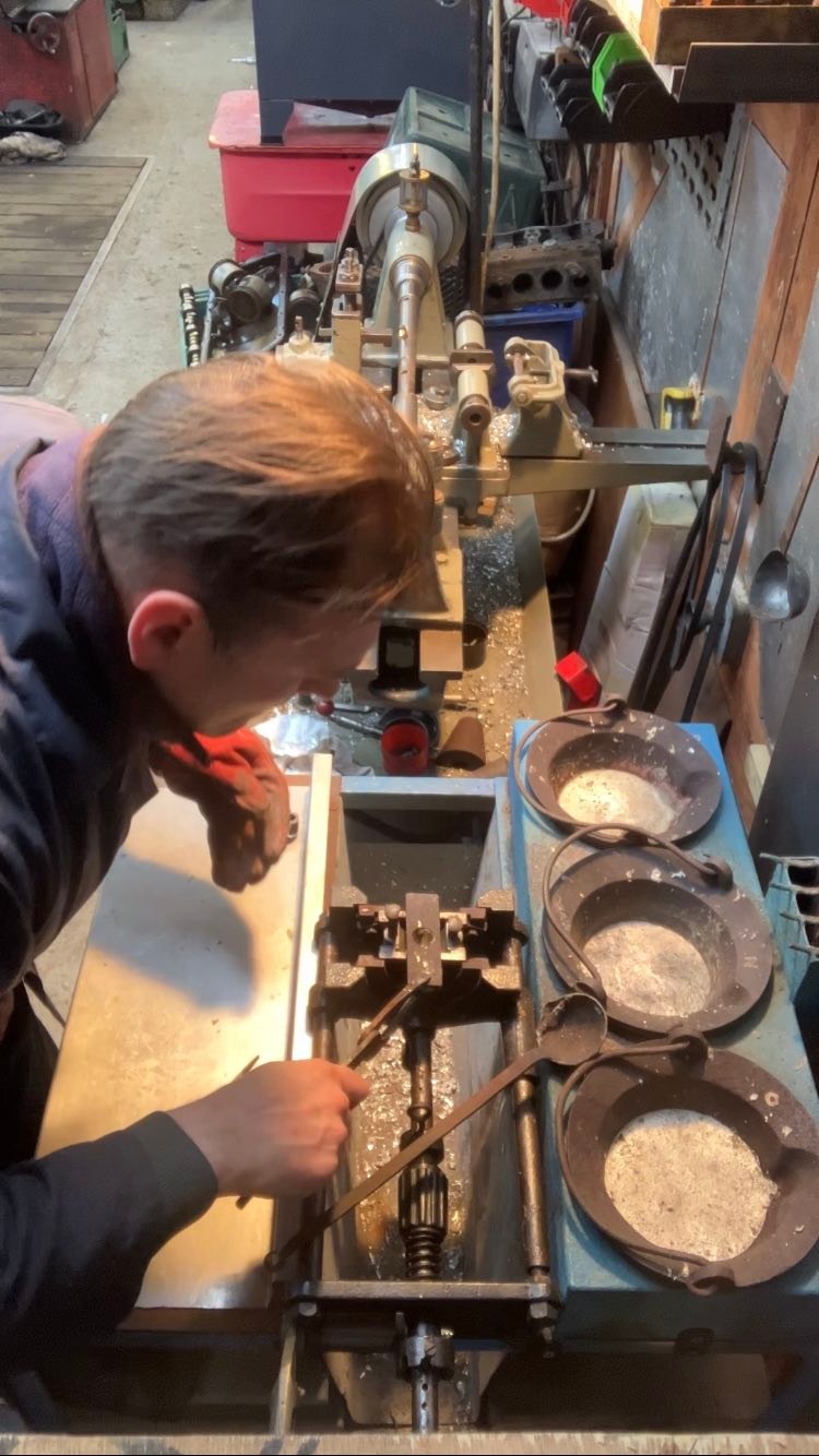 Meridian - A series of photos detailing the white metal bearing process ...