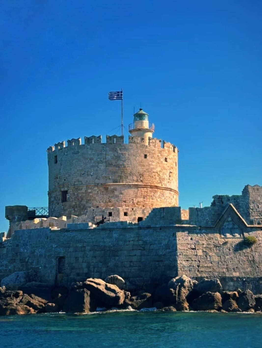 We love Rhodes - ΛΙΝΔΟΣ - LINDOS Η κοσμοπολίτικη ατμόσφαιρα του ...