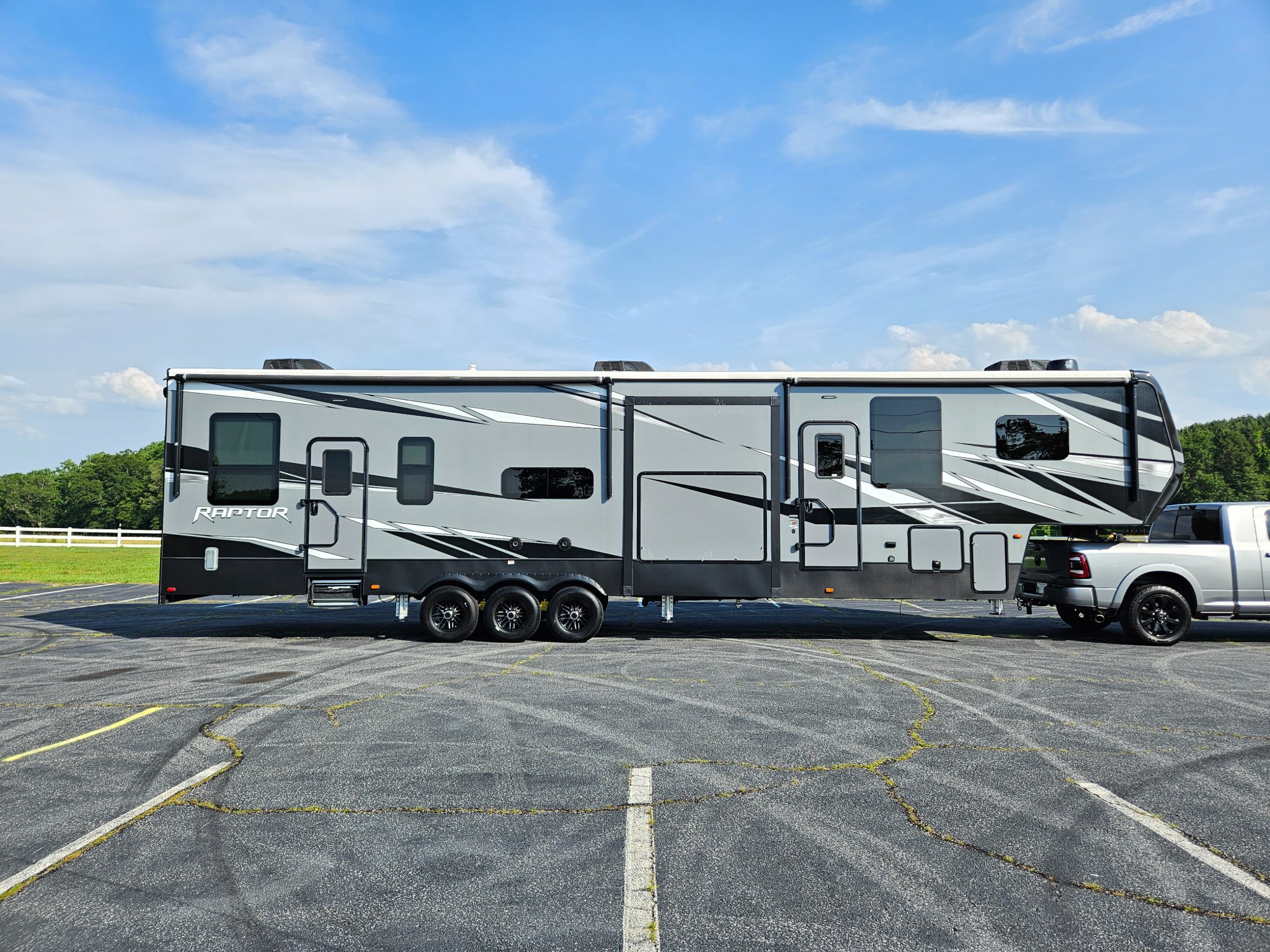 2020 Keystone Raptor 423 Toy Hauler Fifth Wheel RV Camper Travel ...