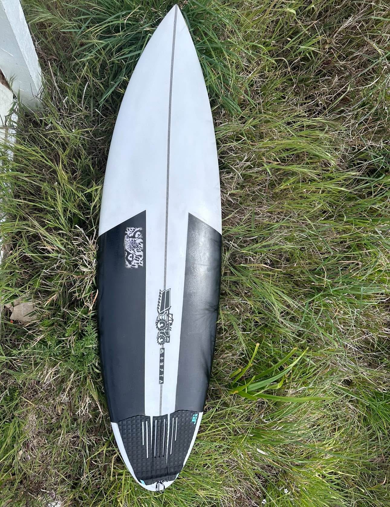 Brand new Monsta 10 round tail by JS Industries on the Goldie. 6