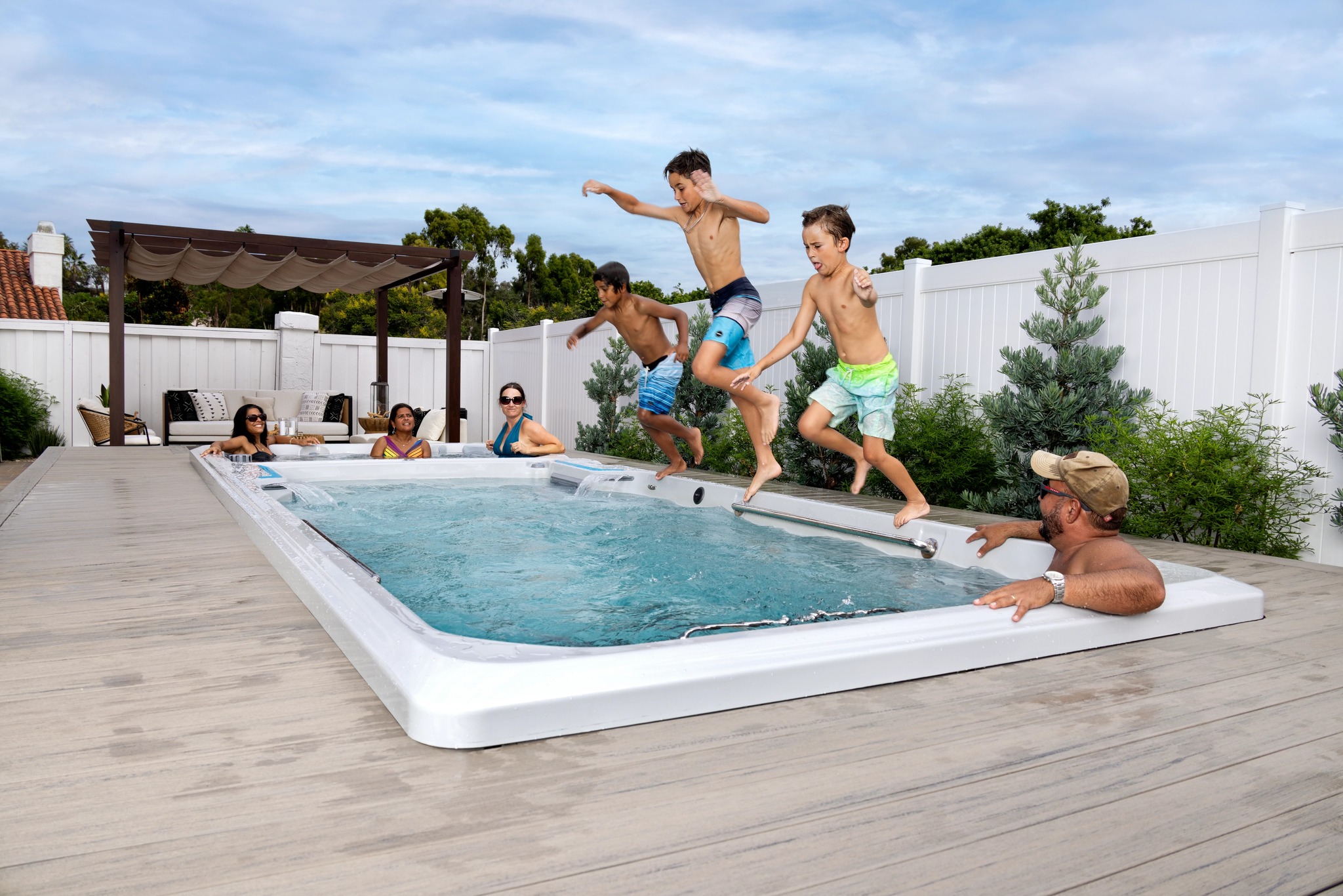 Flohr - 🌊 Splash into the Week with Endless Pools! 💦 Looking to bring ...