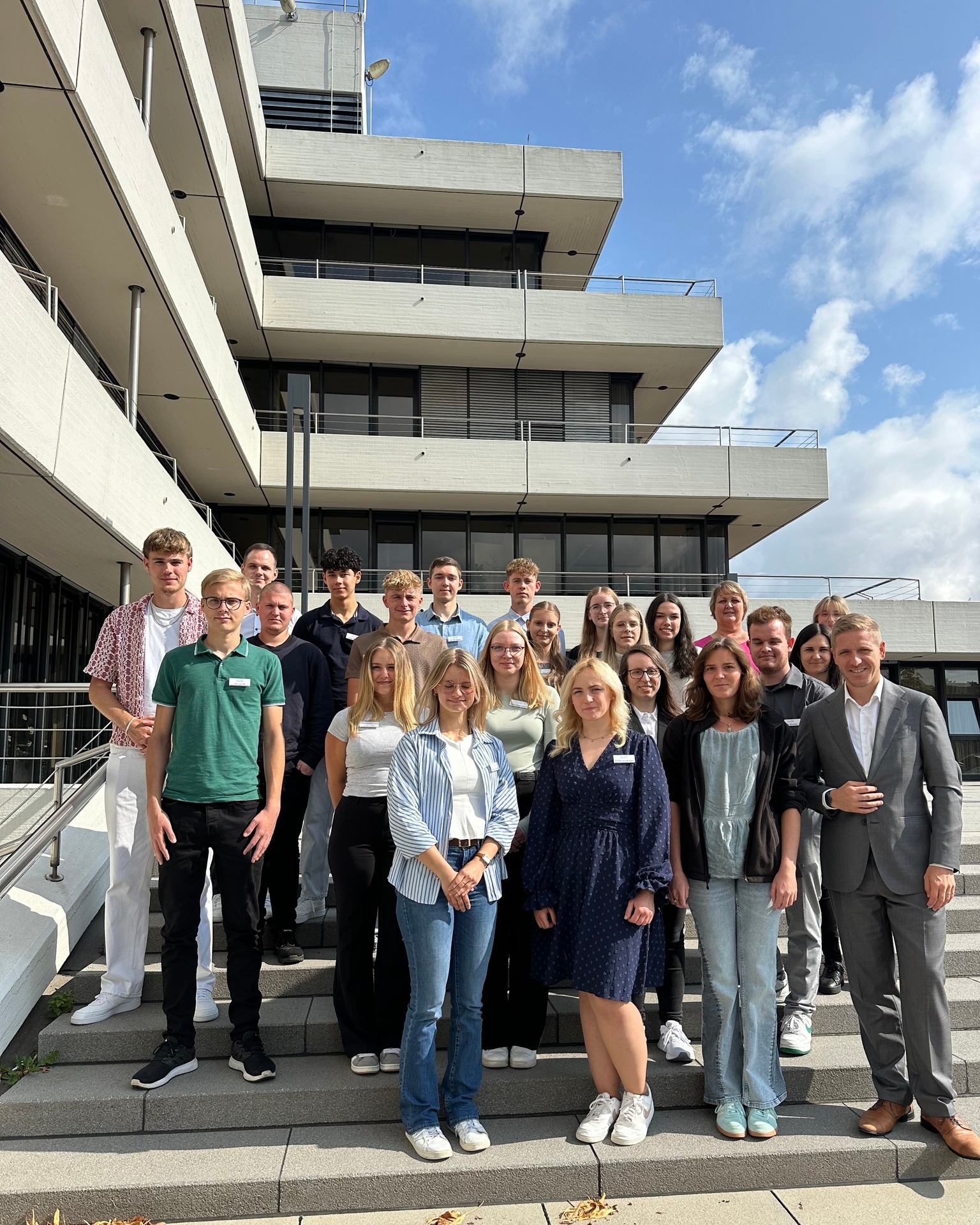 Kreis - 🎉 𝗪𝗶𝗹𝗹𝗸𝗼𝗺𝗺𝗲𝗻 𝗶𝗺 𝗧𝗲𝗮𝗺 – 𝗨𝗻𝘀𝗲𝗿𝗲 𝗔𝘇𝘂𝗯𝗶𝘀 𝟮𝟬𝟮𝟱 𝘀𝘁𝗮𝗿𝘁𝗲𝗻 𝗱𝘂𝗿𝗰𝗵! 🚀 Der ...