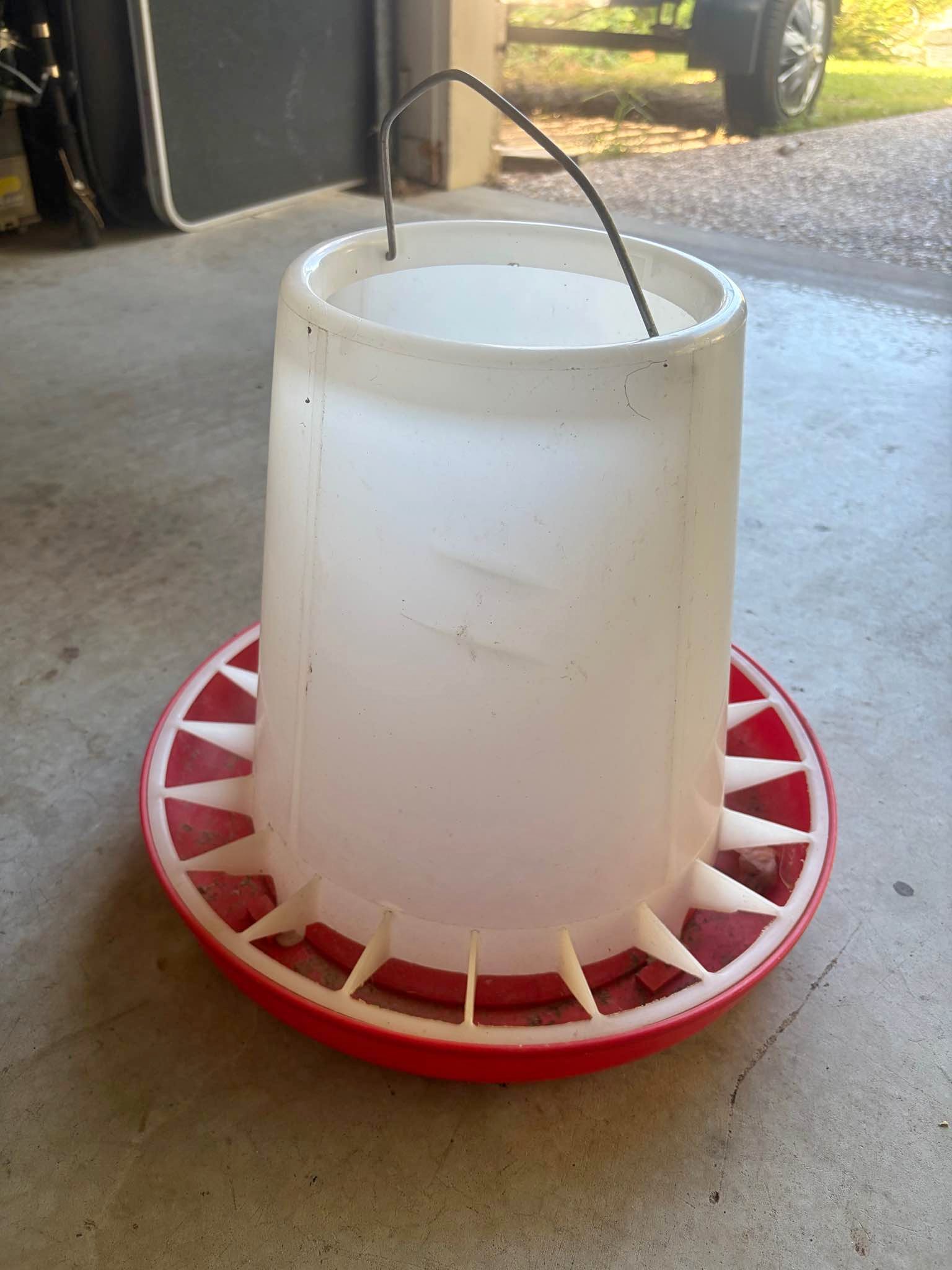 8kg Poultry Feeder – Hanging Chicken Feeder - Chicken Feeders