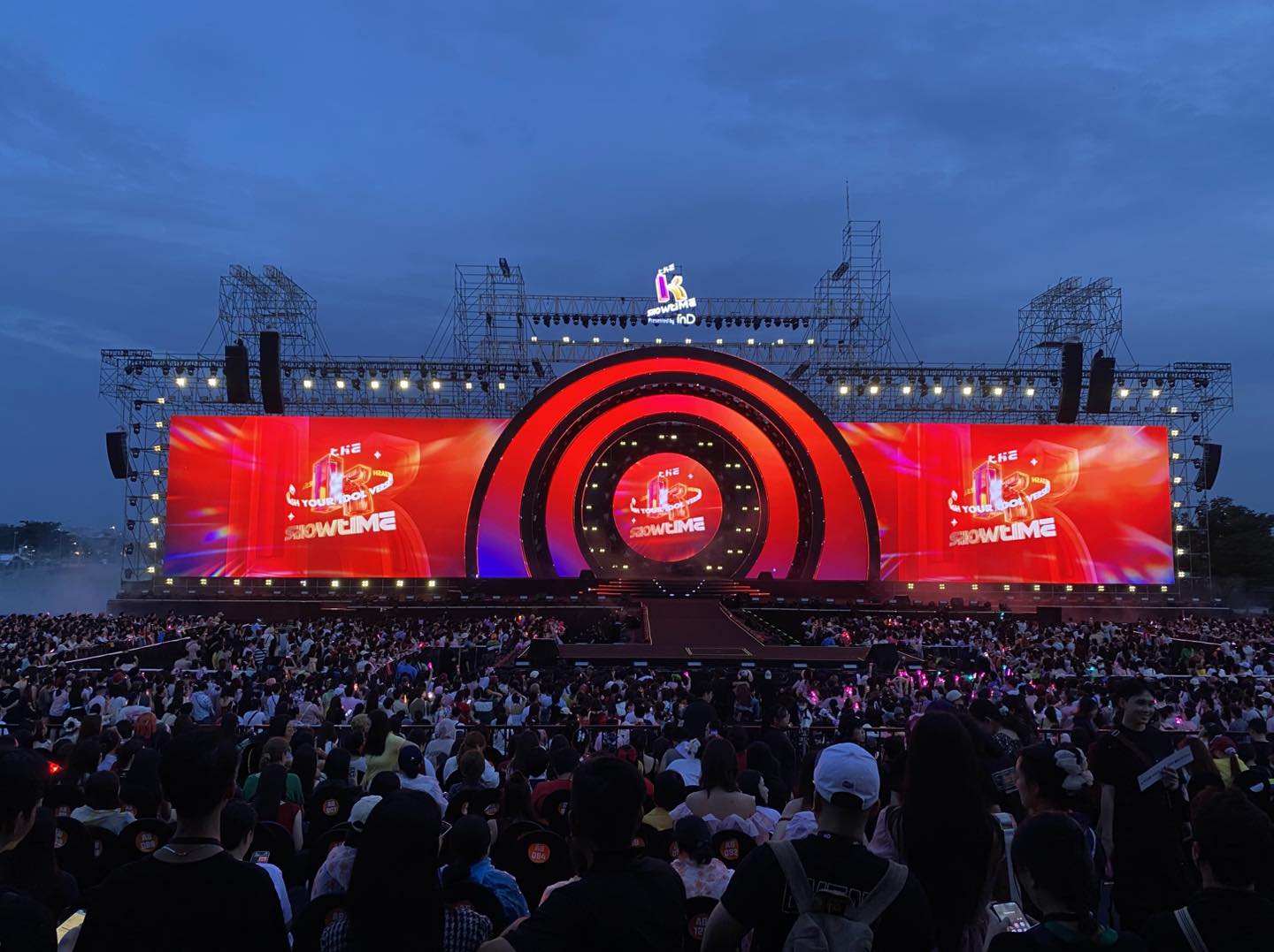 inD - 🚀 THE K SHOWTIME CHÍNH THỨC BẮT ĐẦU! Ánh đèn bừng sáng, tiếng reo ...