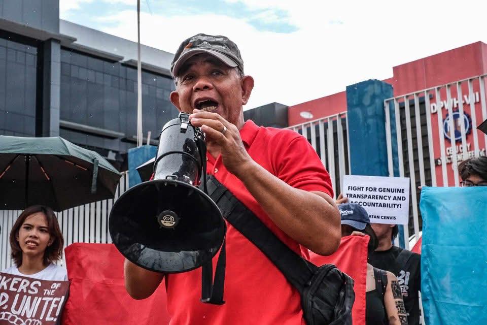 SunStar - Protesters led by Bayan-Central Visayas hurled tomatoes at ...