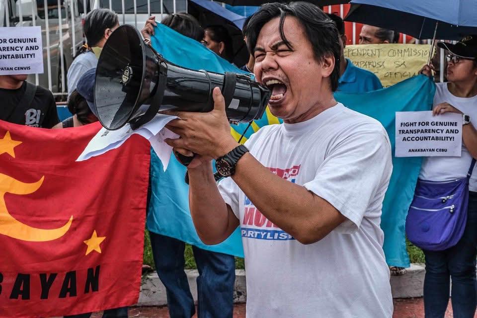 SunStar - Protesters led by Bayan-Central Visayas hurled tomatoes at ...