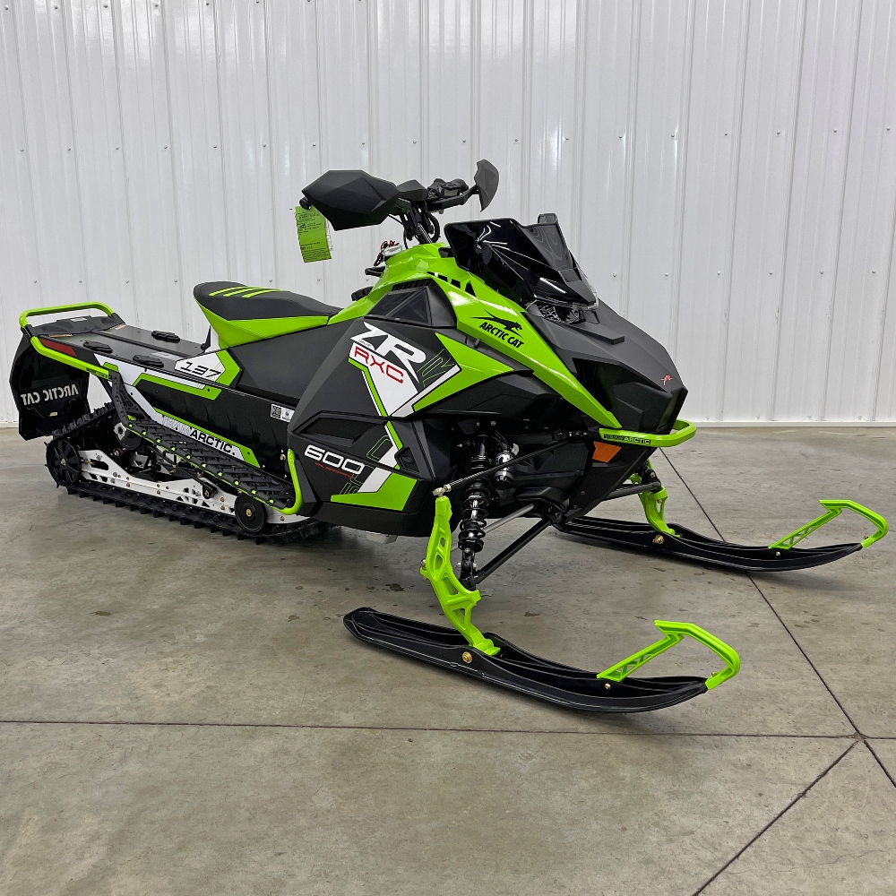 Country Cat - Glamour shots of the 2026 Arctic Cat ZR 600... | Facebook