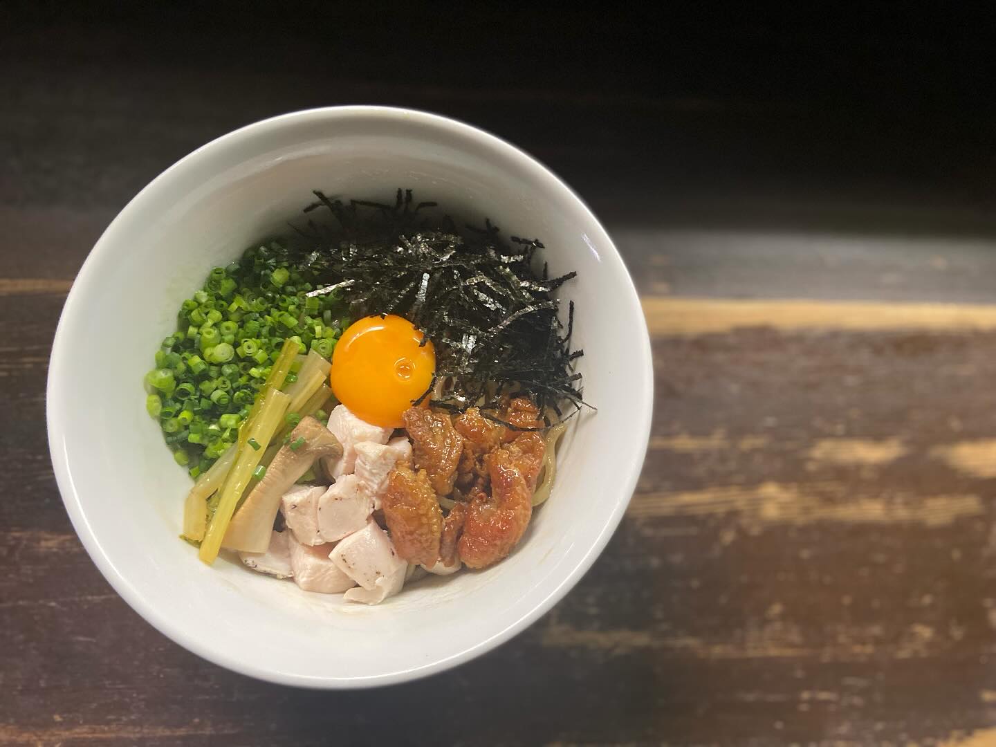 麺屋玉ぐすく - 早いものでもう5月☆ 5月1日の限定麺🍜 【地鶏まぜそば】です🐔 香りの良い名古屋コーチンの鶏油と淡口醬油ダレをモチモチ太麺 ...