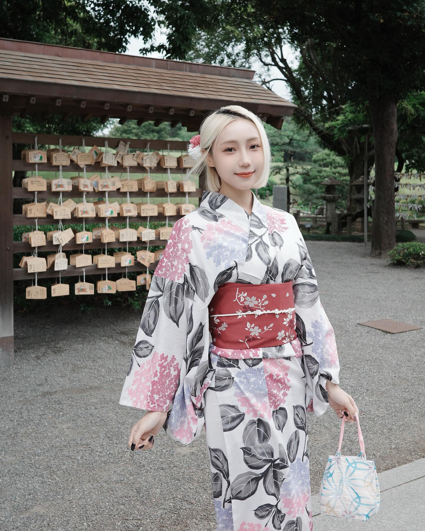 Whitney 卉妮 - Whitney 卉妮 added a new photo — in 熊本市.