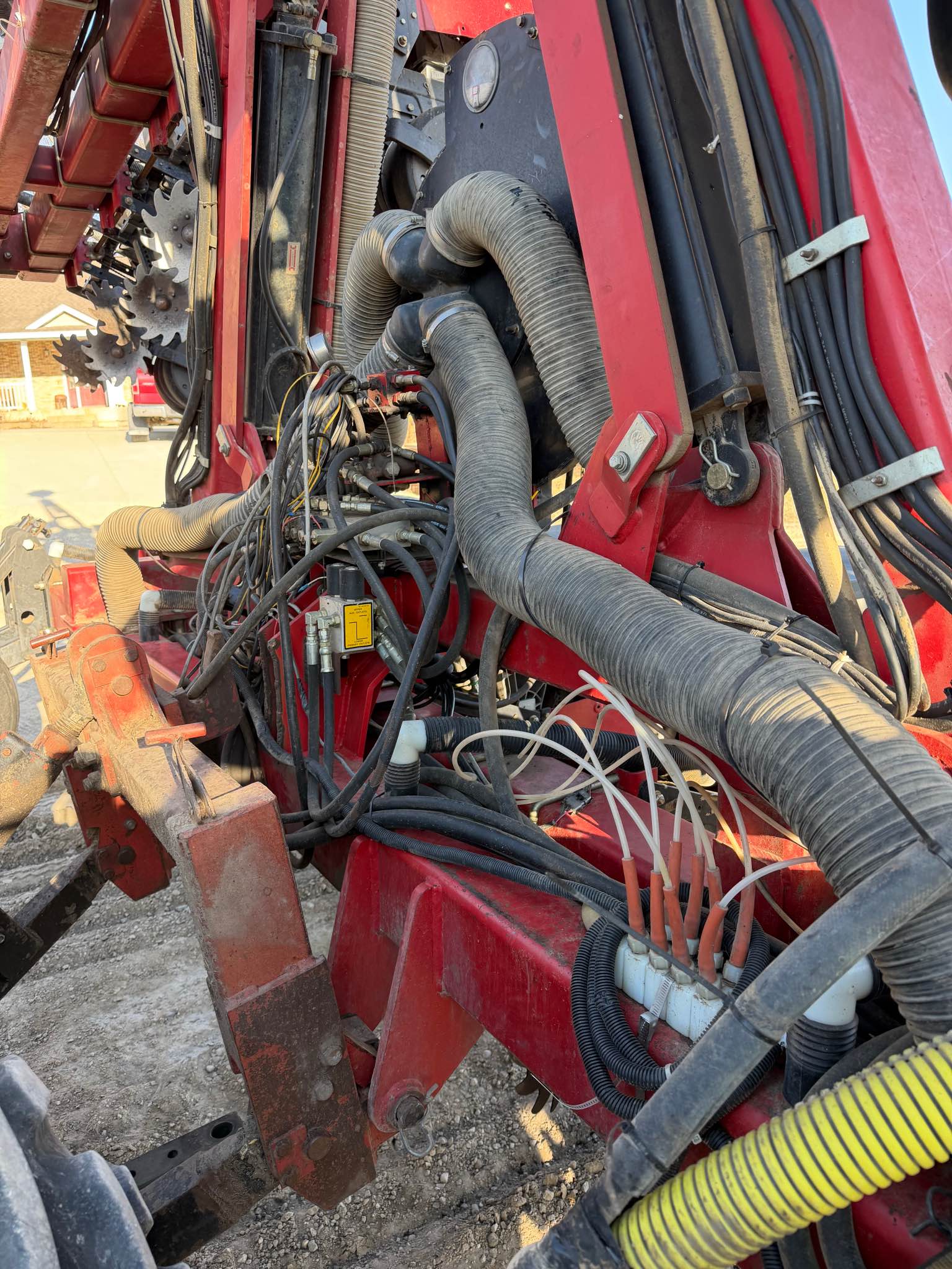2004 Moore-Built 16r30 stack fold planter with case ih units ...