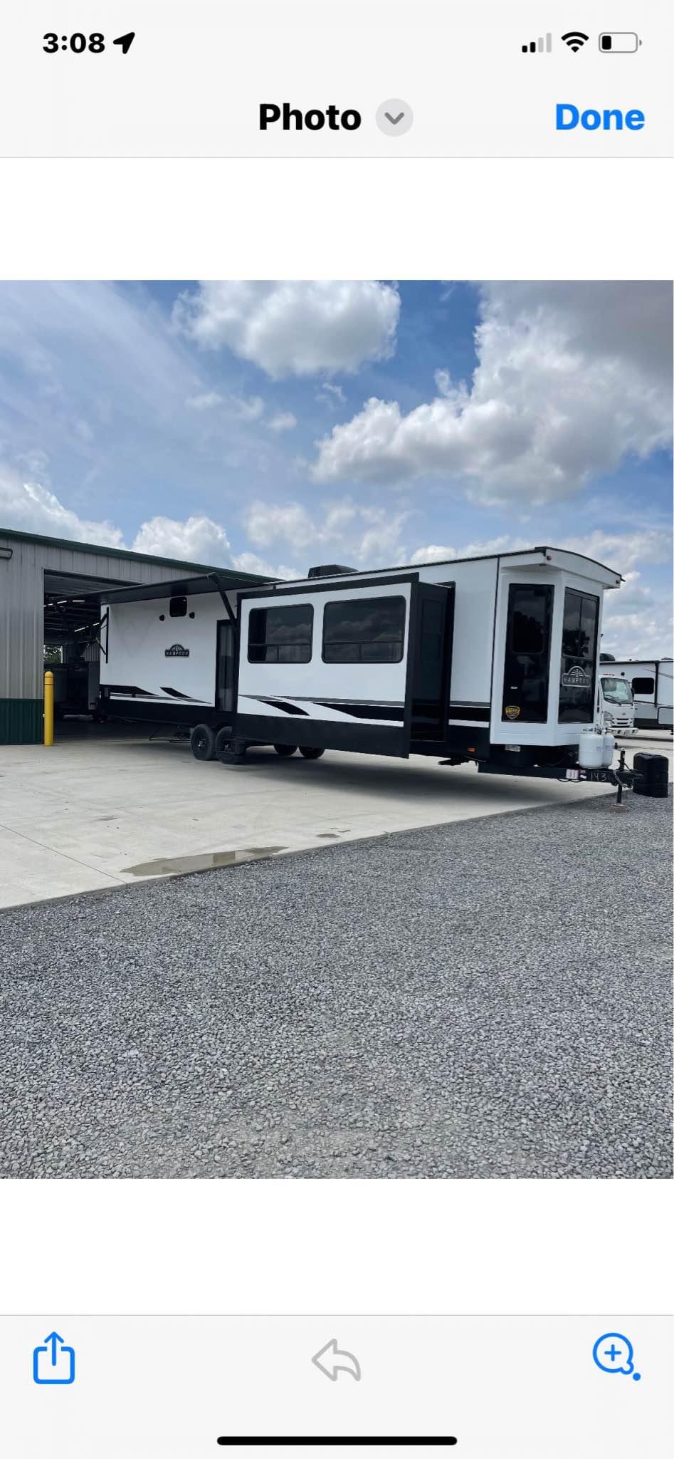 REDUCED PRICE 38 ft 2022 Crossroads Hampton Park Model. Located in ...