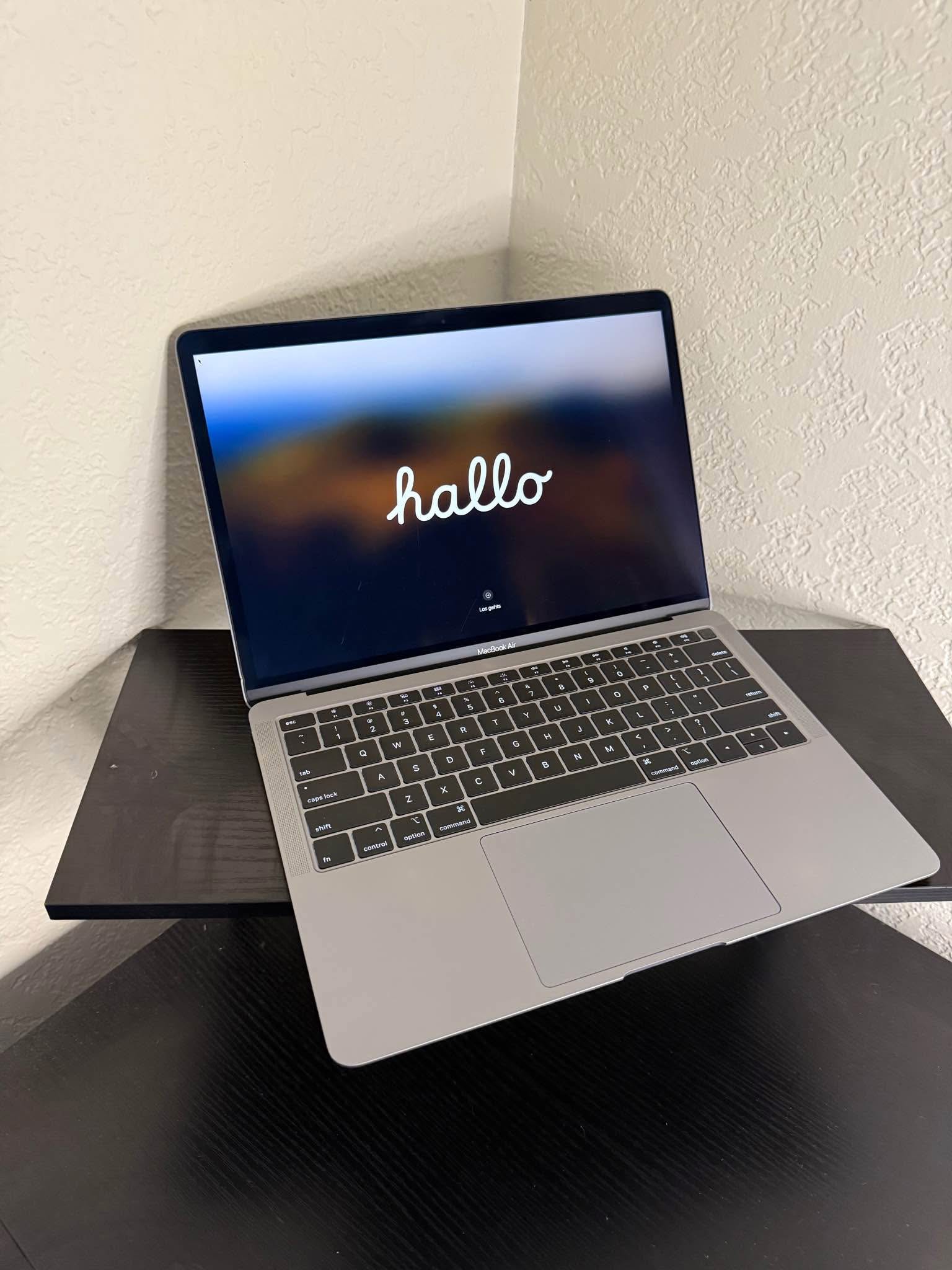 2019 MacBook Air , 8GB, 13-inch Retina display