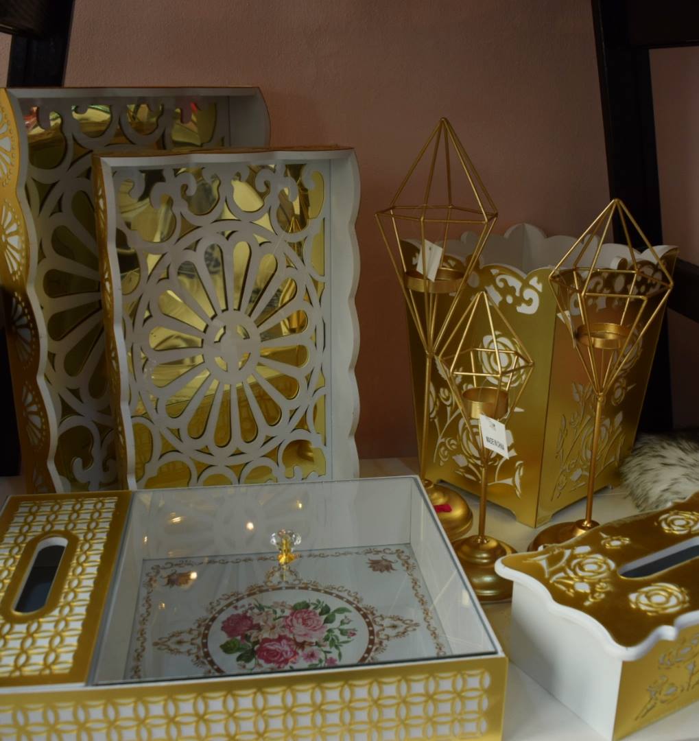 Floretta - #اللون_الملكي الذهبي 😍😍😍 مهما اجا الوان ومهما... | Facebook