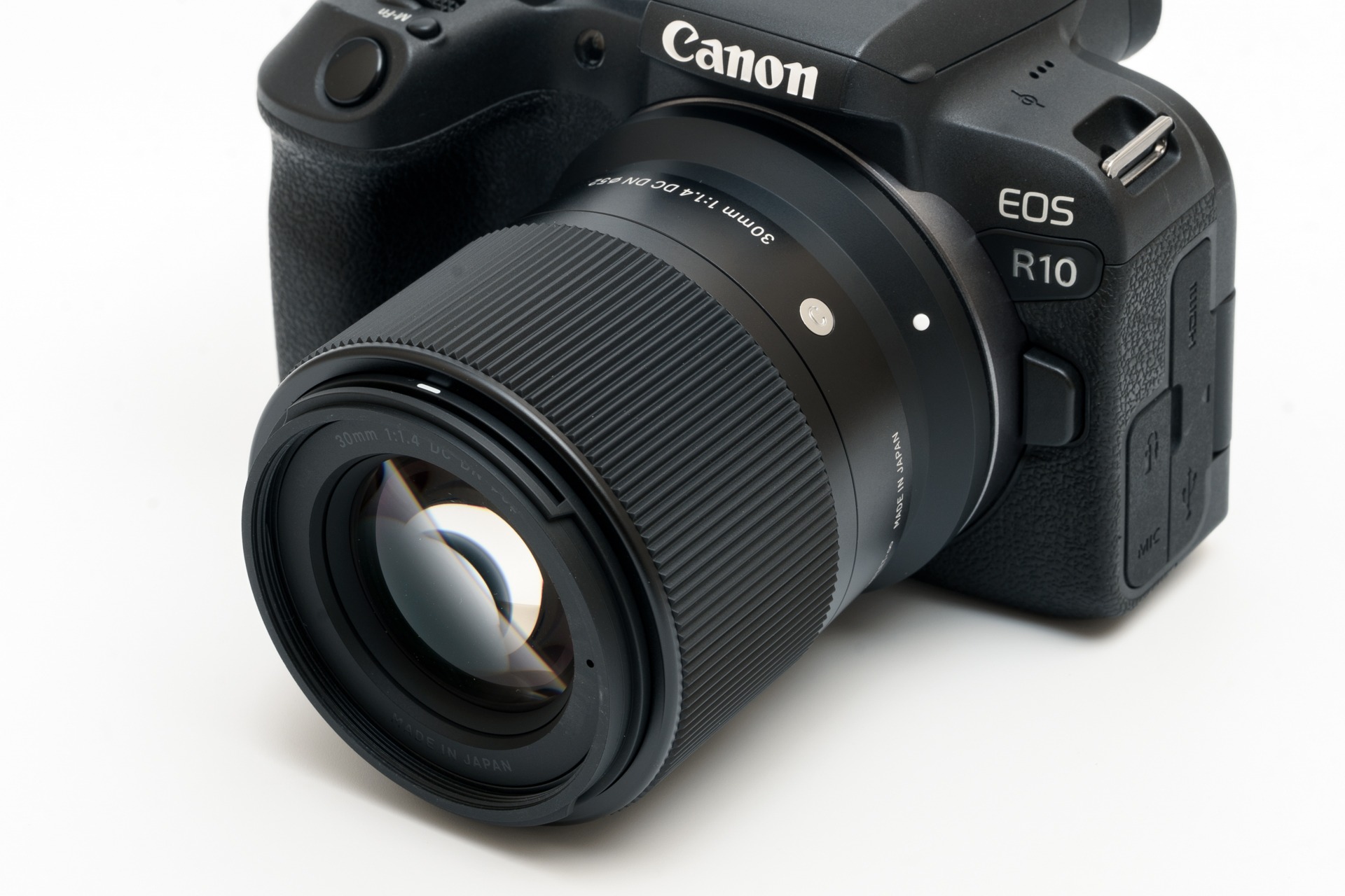 Photographer Shiho Yoshizumi reviewed the SIGMA 30mm F1.4 DC DN 