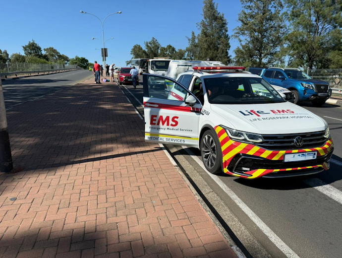 Vehicle Collision on Show Bridge,... - ArriveAlive.co.za | Facebook