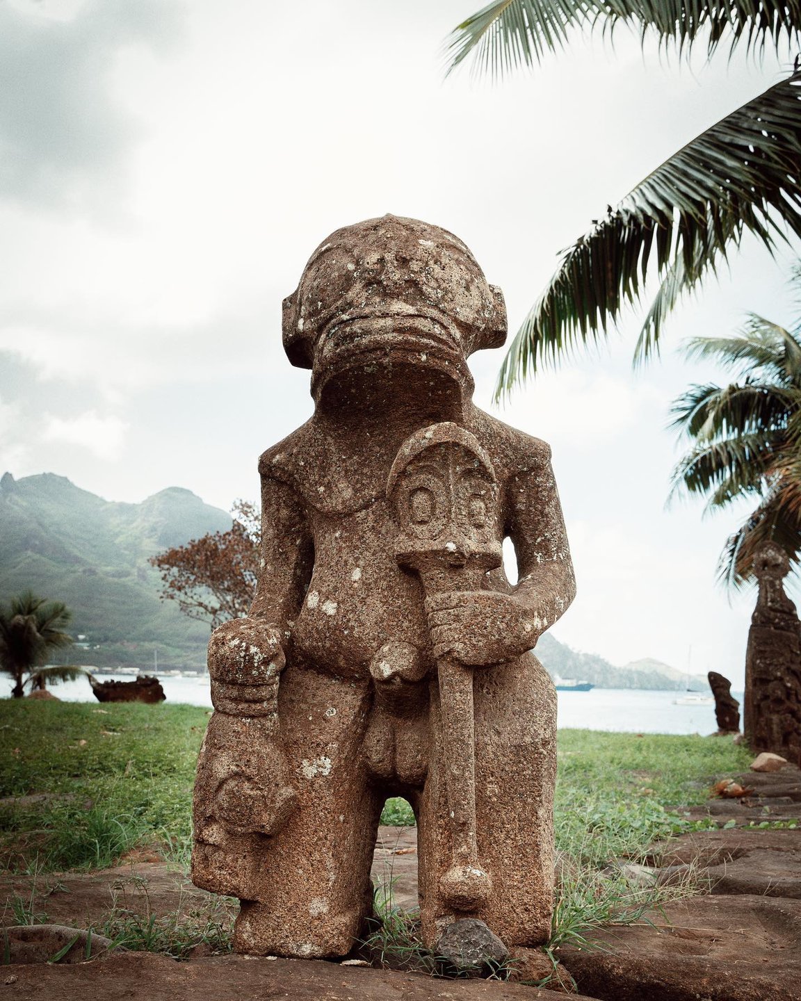 Tahiti - Meet the guardians of Polynesian culture. 🗿 A symbol of the ...