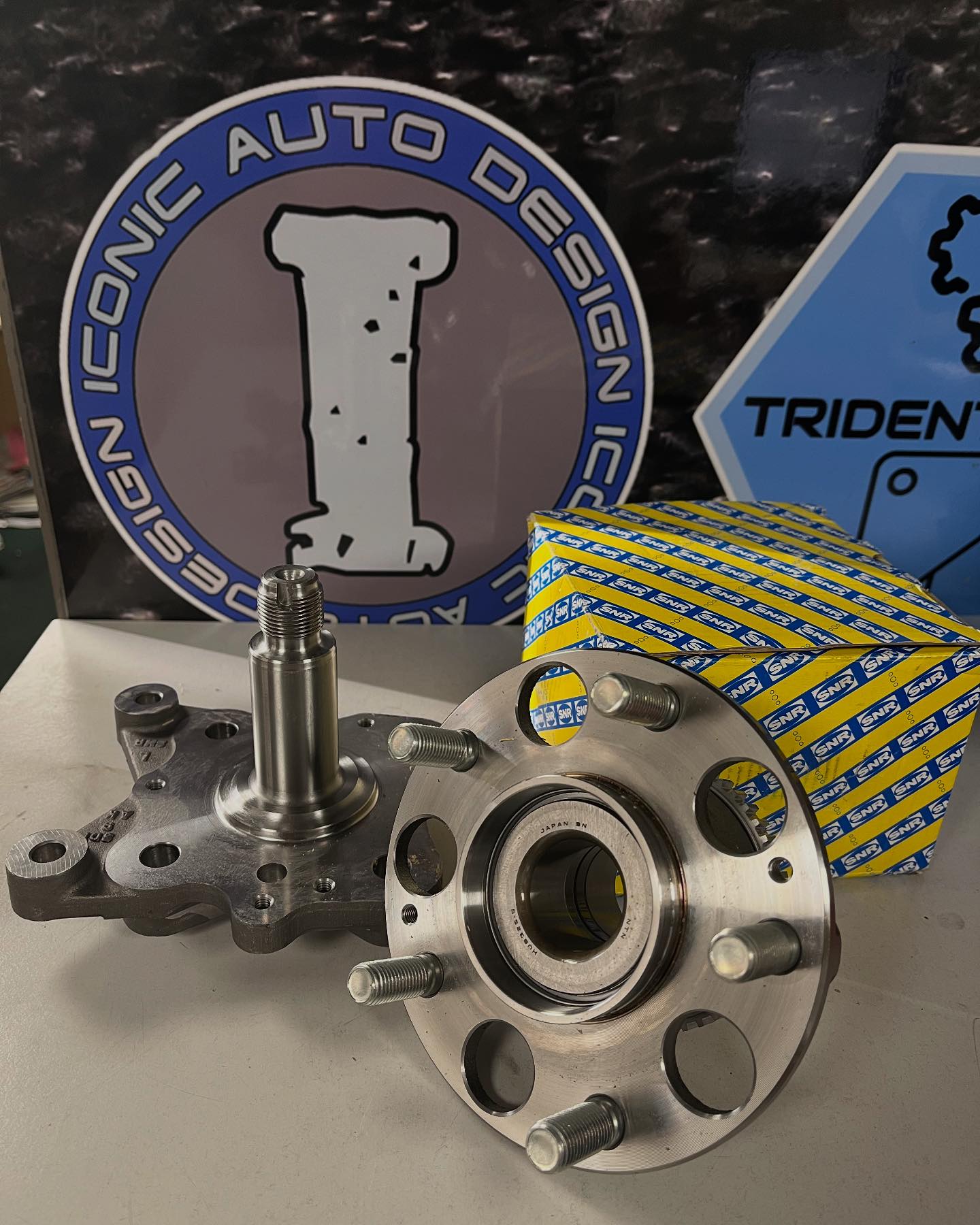 IconicAuto-Design - Some quality parts for a Honda Civic FN2 Type R ...
