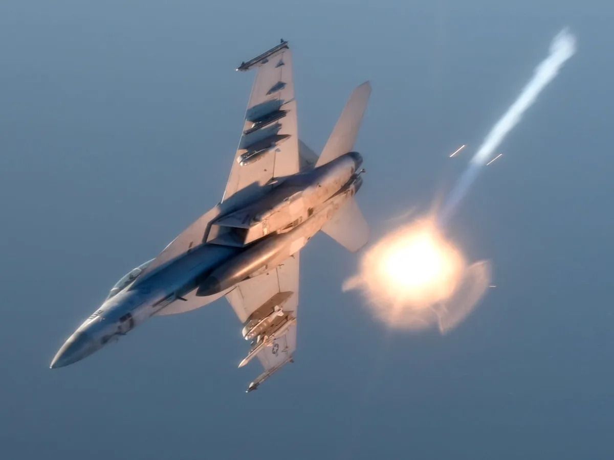 Yahoo - A U.S. Navy pilot whose jet was mistakenly shot down by an ...