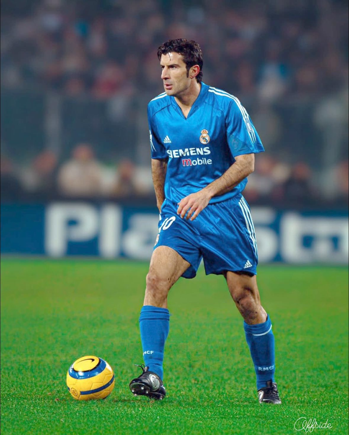 Legendary 🔙 Luis Figo, 2002. #everyonehighlights