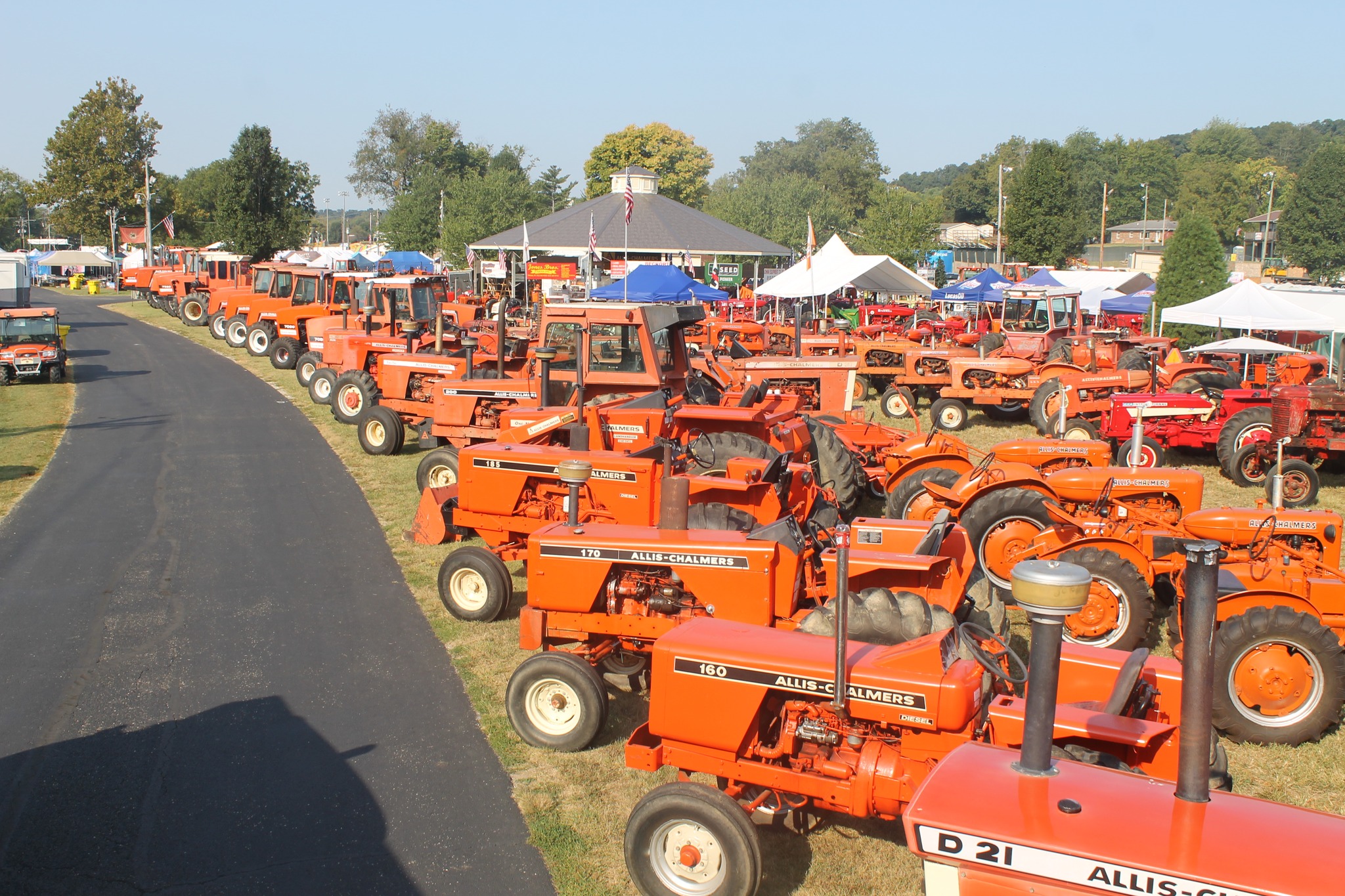 Heritage - a Festival of Tractors(中古品) LANESVILLE HERITAGE FESTIVAL 2025: A BIRD'S EYE VIEW There were a