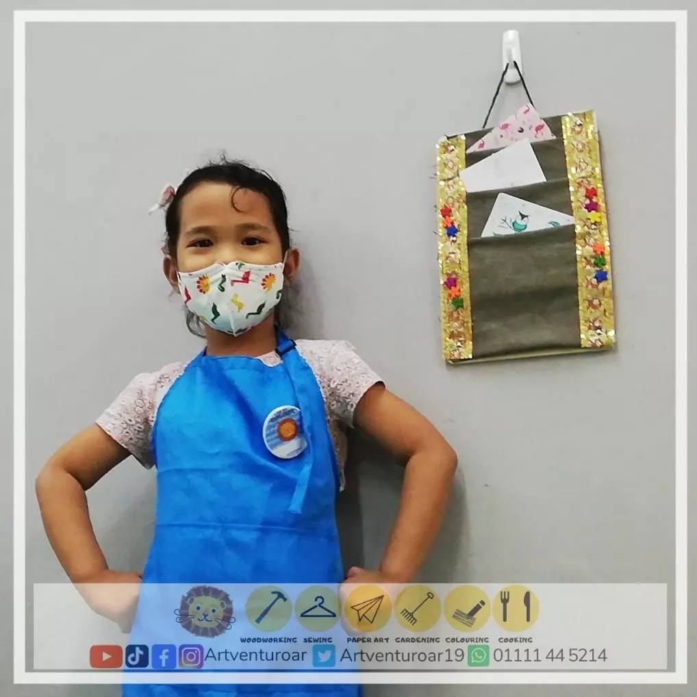 Artventuroar - Inara 6 tahun buat letter holder. Menarik....