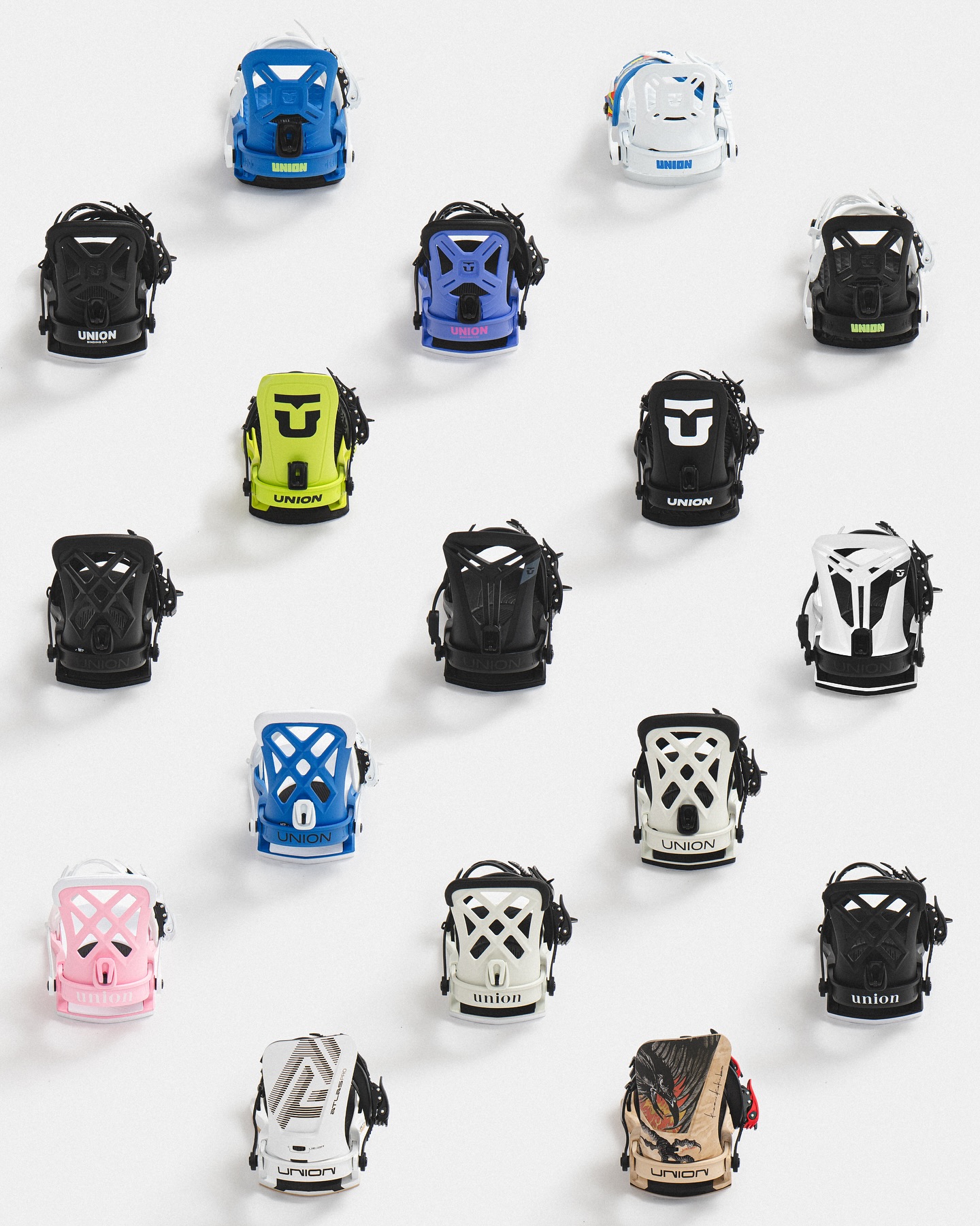 New 2025 Capita DOA 154cm snowboard with Union Force bindings
