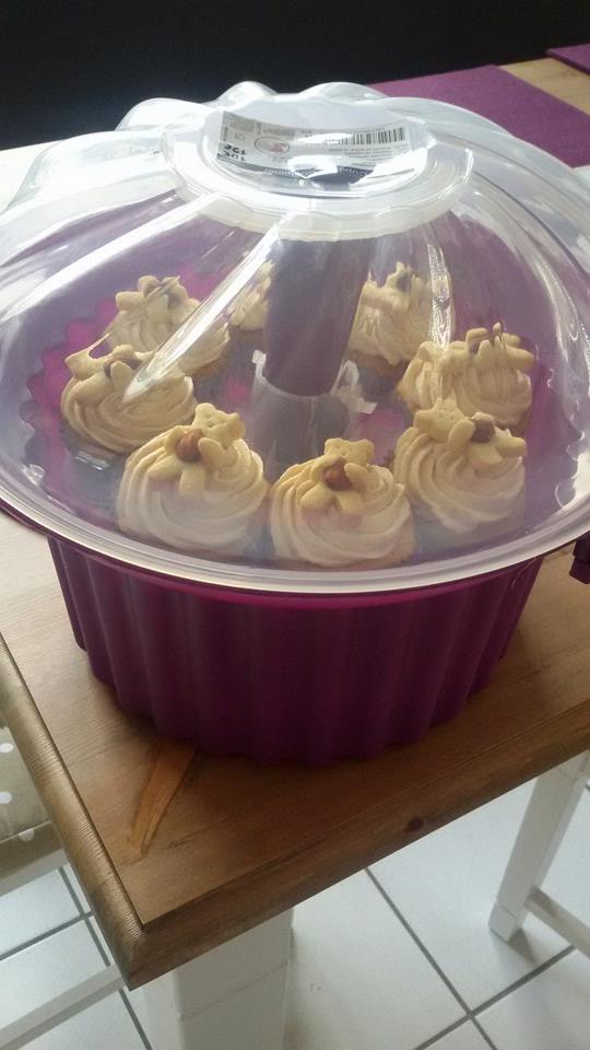 Diese tolle Transportbox für 24 Cupcakes gibt's für 10 € bei Tedi. Tedi hat übrigens auch einen Onlineshop