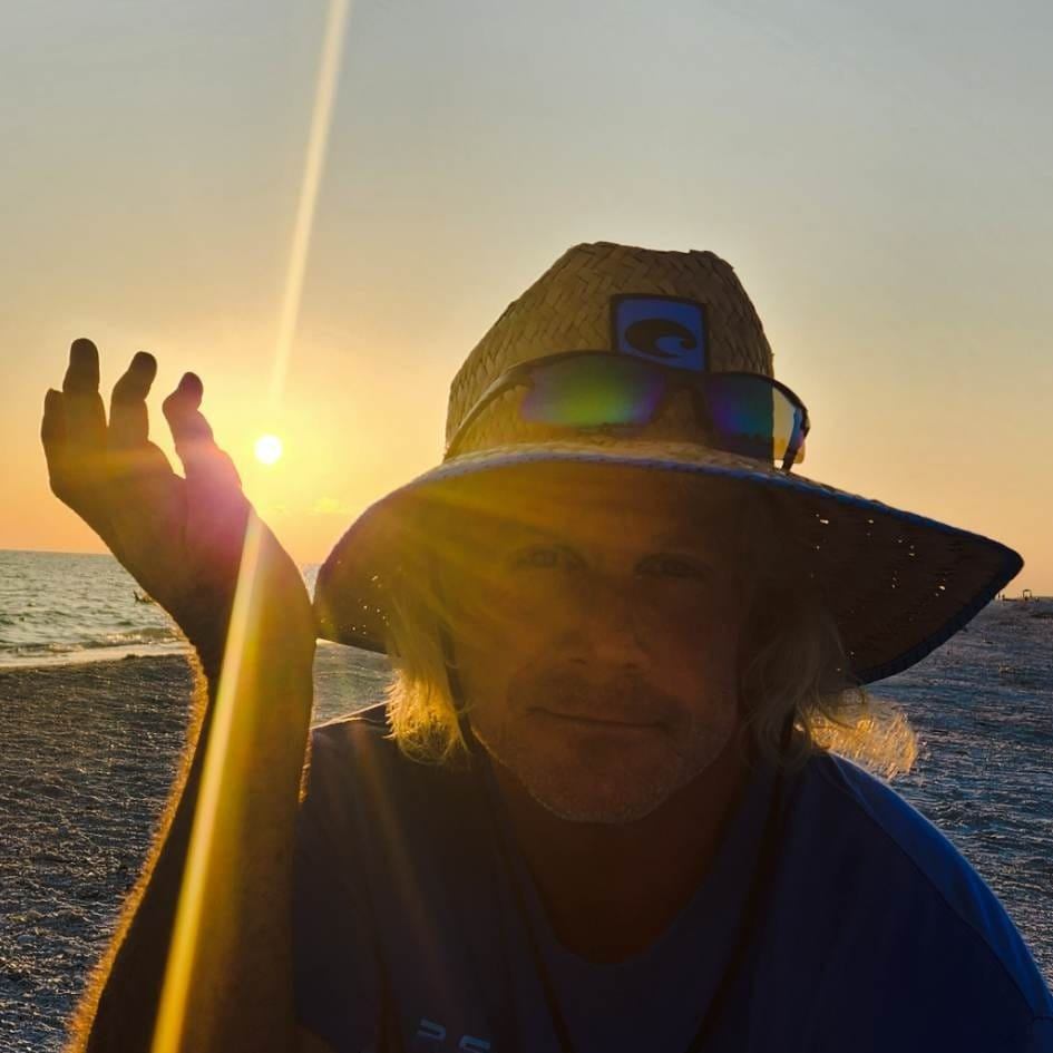 Always something to see if you’re looking! 🌊☀️ Take a second, slow down ...
