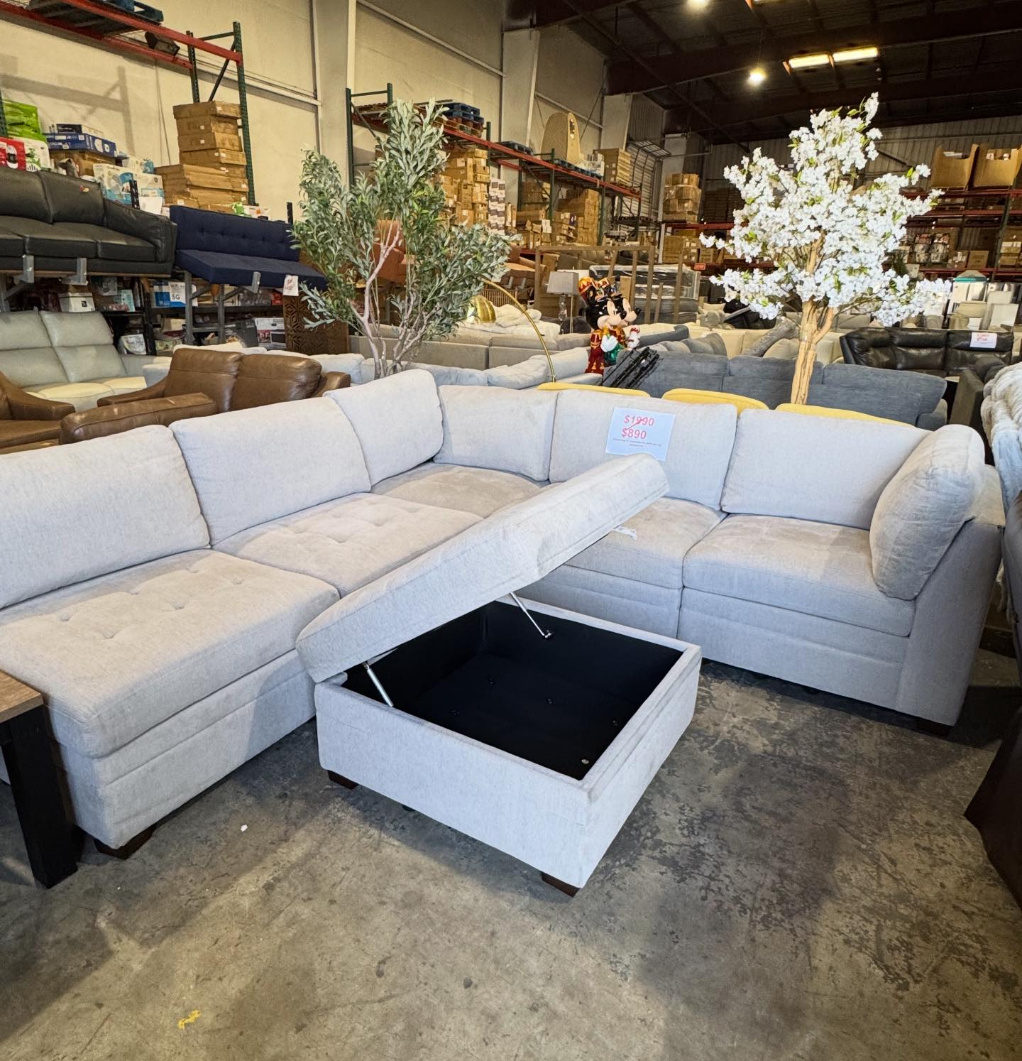 Thomasville Tisdale Modular Sectional 6-piece Beige with Storage