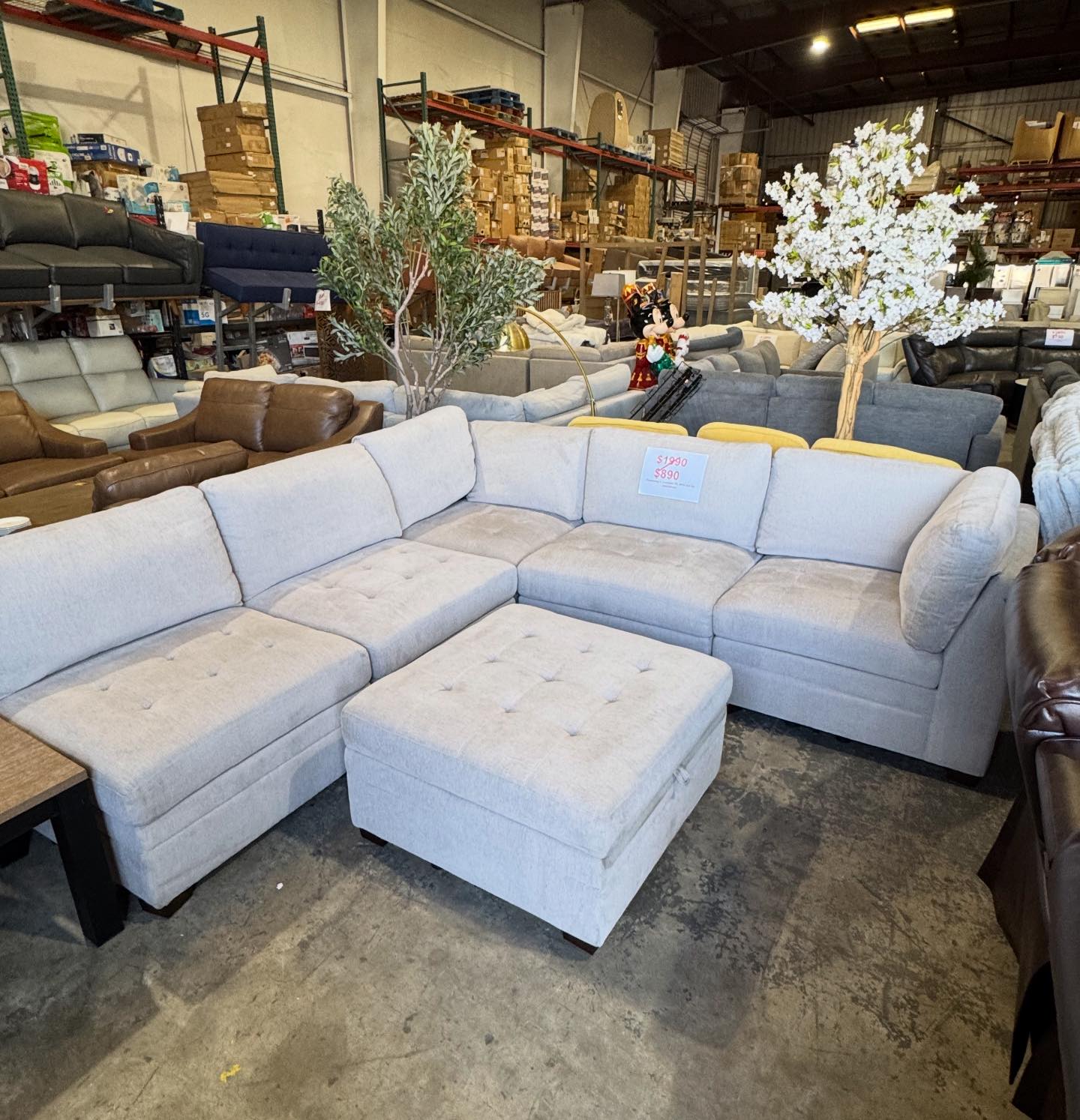 Thomasville Tisdale Modular Sectional 6-piece Beige with Storage