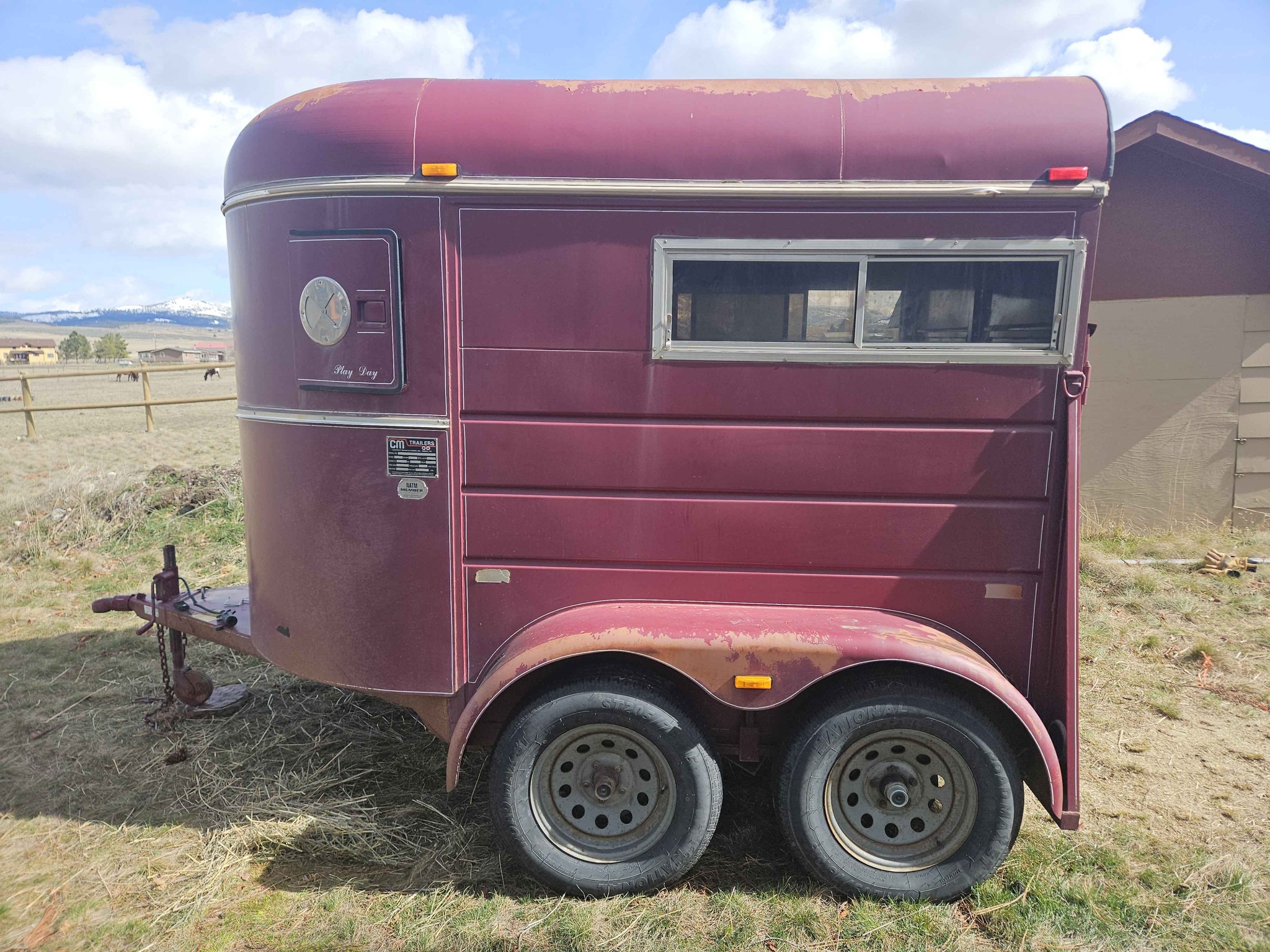 CM two horse straight load trailer - Livestock Trailers - Florence ...