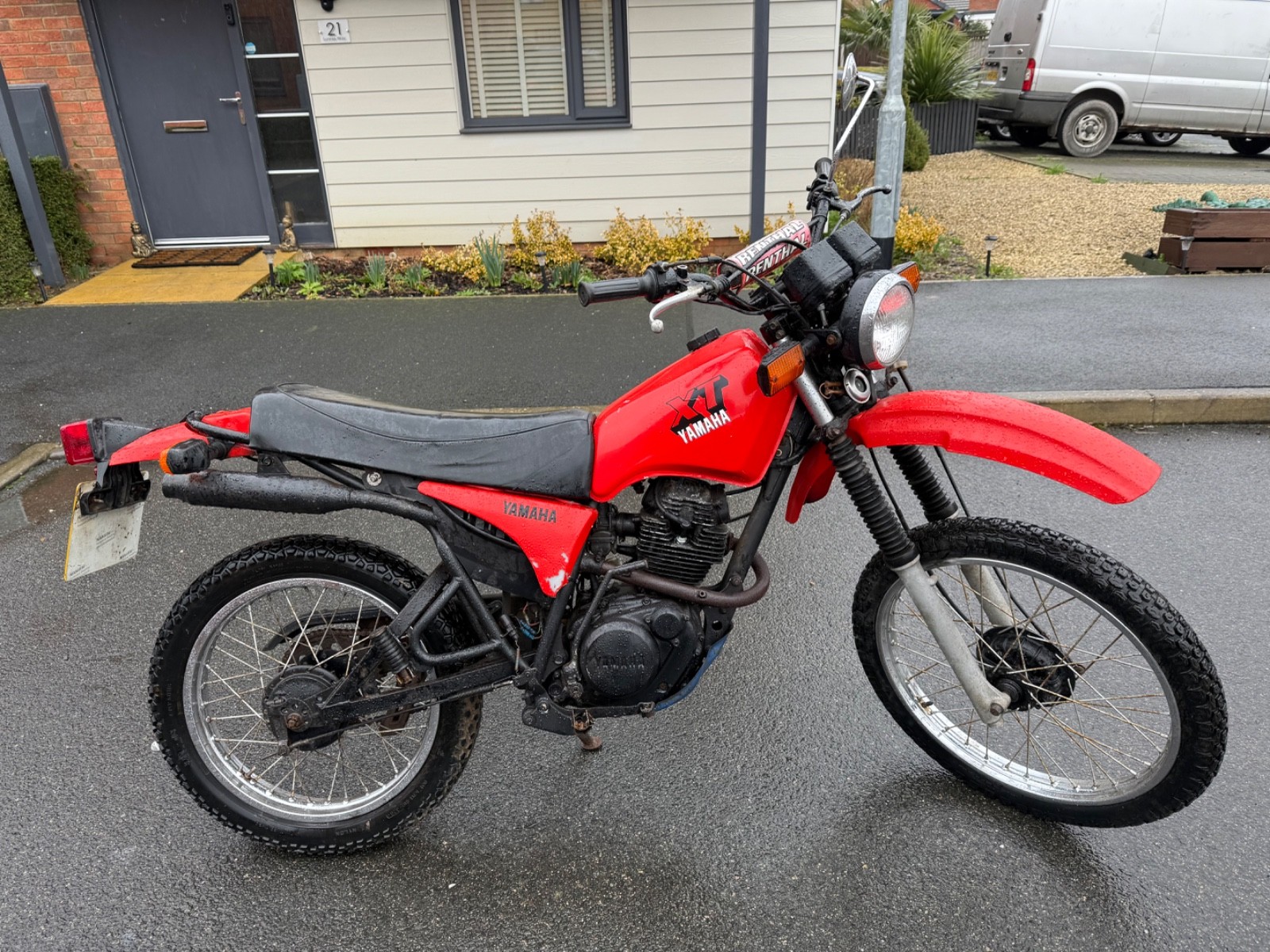 Check out this vintage gem from 1982, a Yamaha Xt125 waiting for a 
