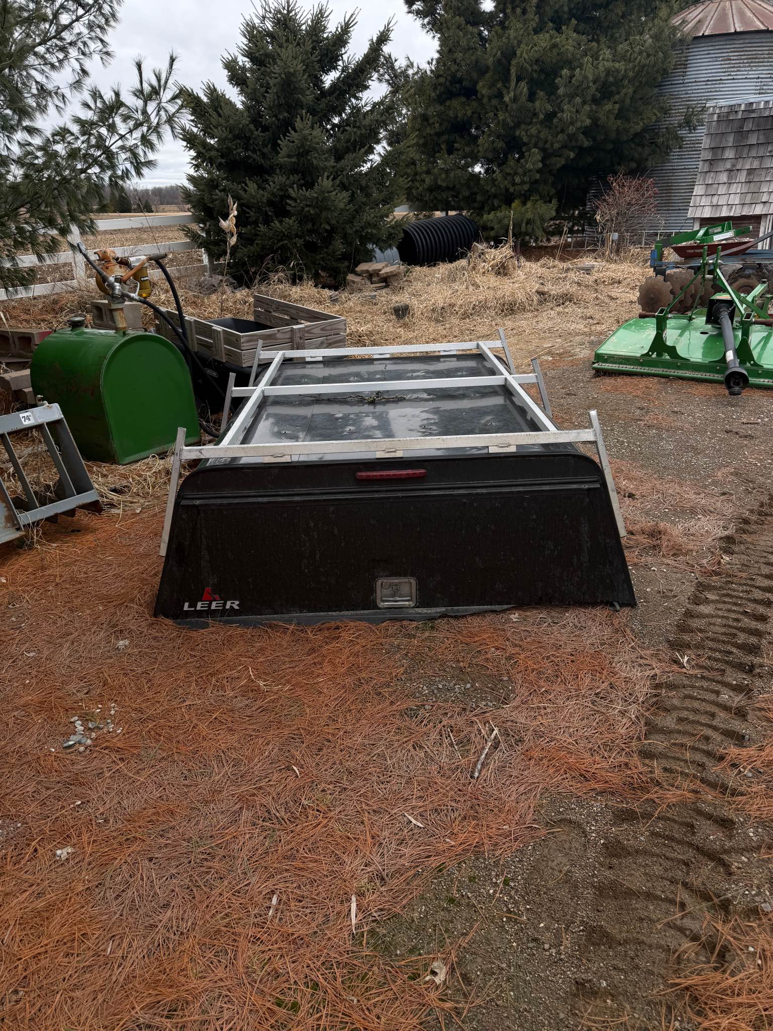 Leer 5 1/2 ft box topper - Car Exterior Parts - Princeton, Minnesota ...