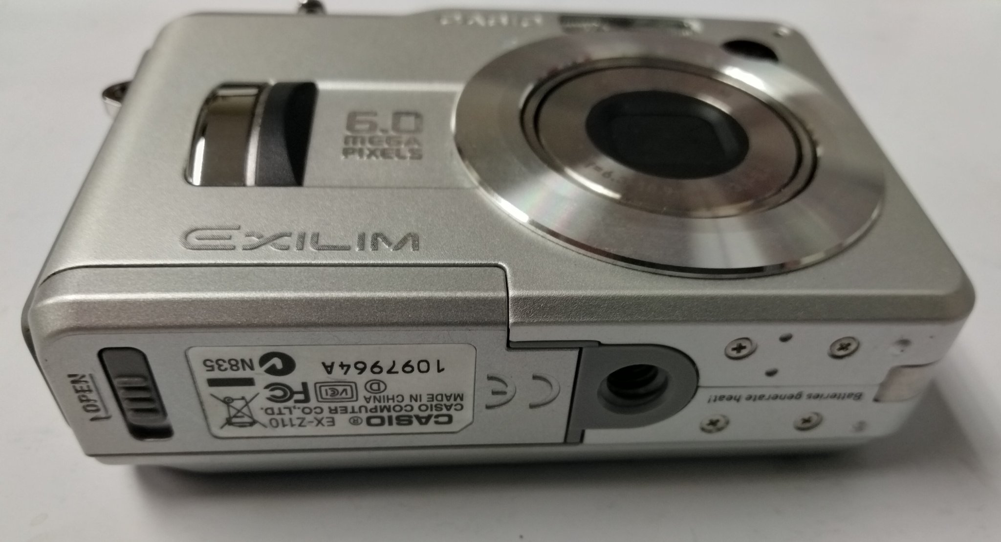 Casio EXILIM EX-Z110 captures images with a six megapixel imager 