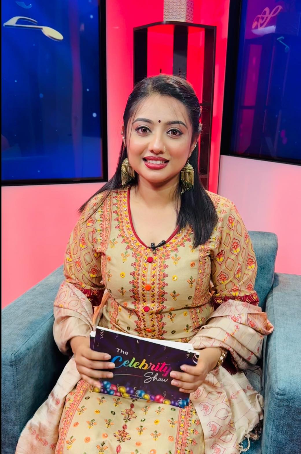 Tama - নতুন চমক ! The News !! FALTU Team Outfit : Mehrimah's Gallery ...