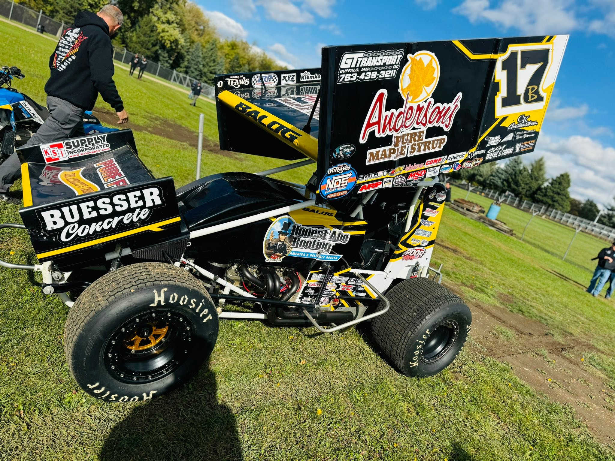 World of Outlaws... - World of Outlaws Sprint Car Series