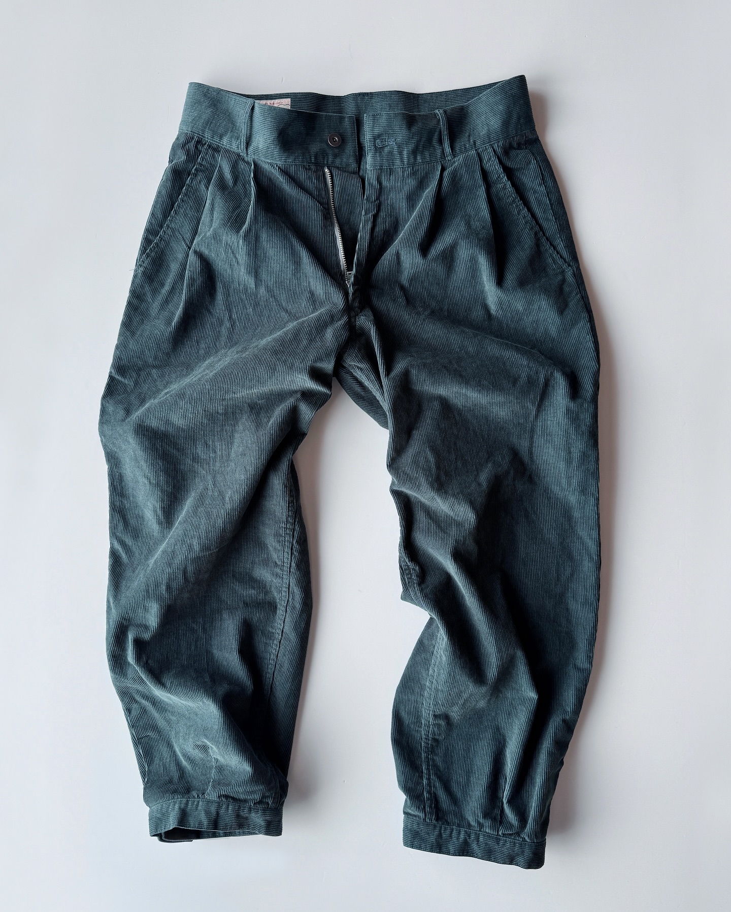 FW25-26 ADJUSTER CORD PANT コーデュロイ 優しい印象5月からはじまる 