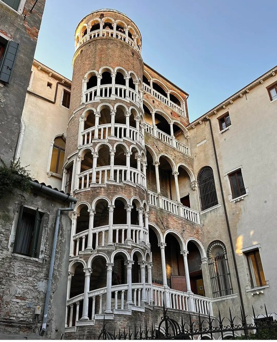 Kabyoshree - 📌The Scala Contarini del Bovolo in Venice - an elegant ...