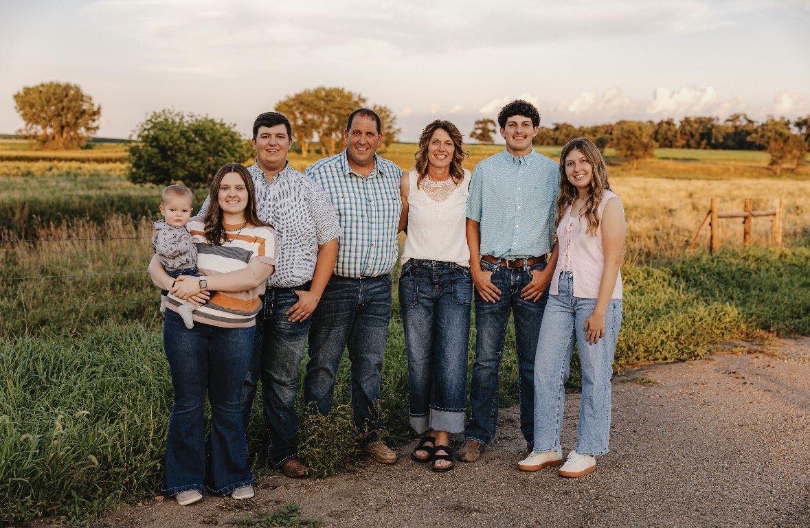 McCook - Put your hands together for this month’s FFA alumni spotlight ...