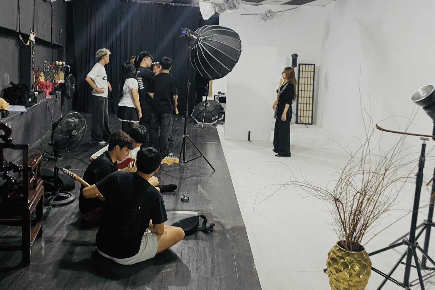 QTA studio Quận 7 - Cho thuê studio chụp ảnh, quay phim, livestream ...